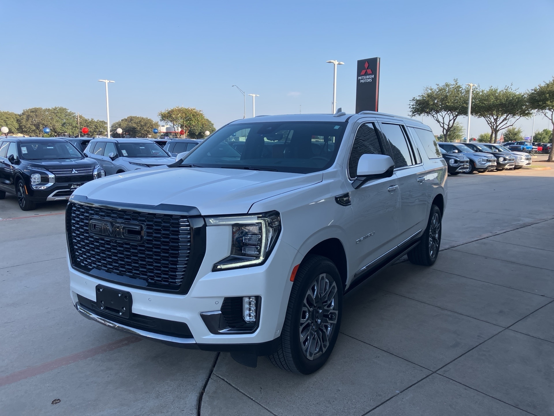 Used 2023 GMC Yukon XL Denali Ultimate with VIN 1GKS2KKL5PR326361 for sale in Hurst, TX