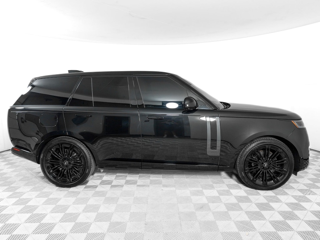 Used 2025 Land Rover Range Rover P530 SE SUV