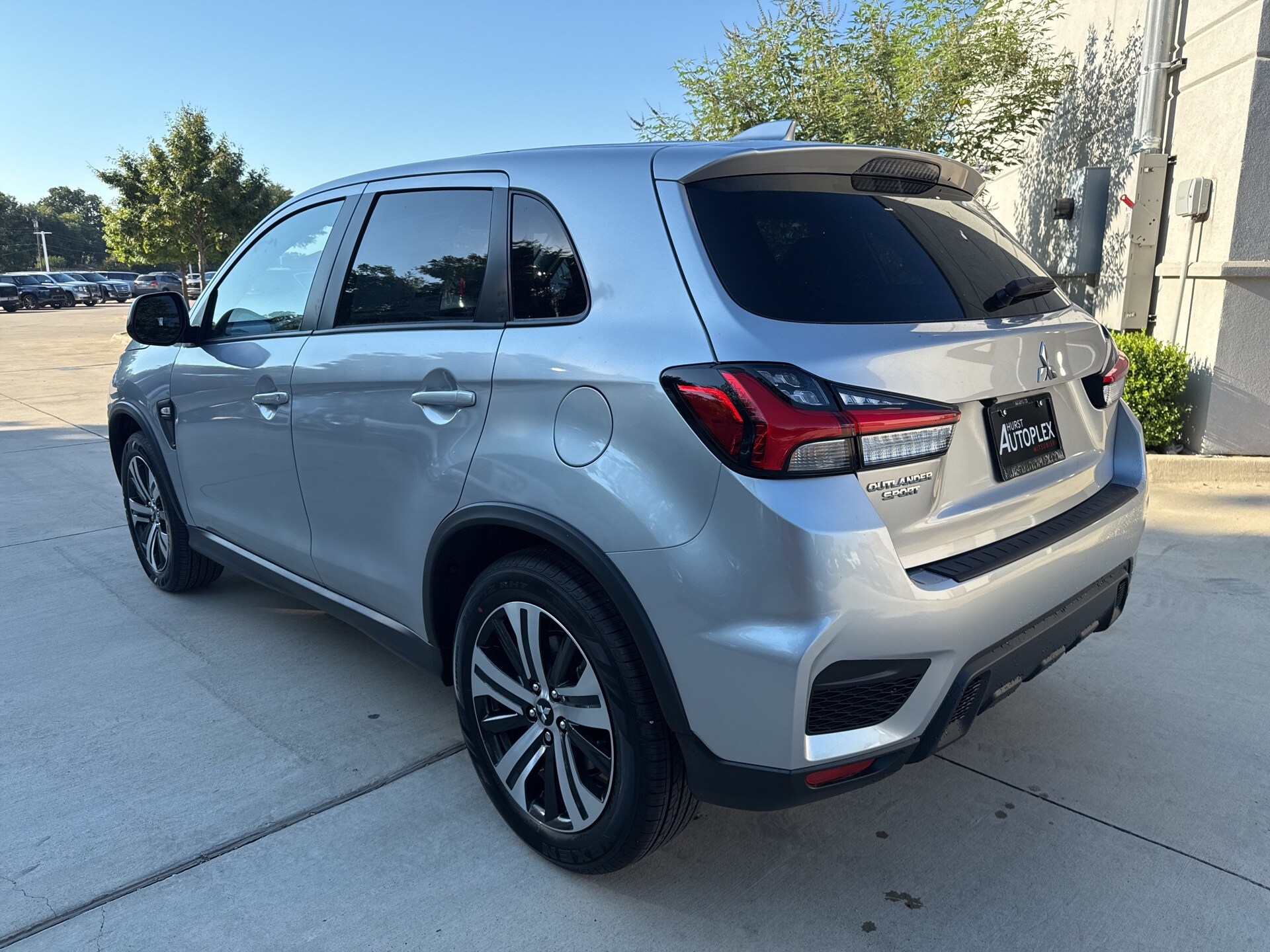 2025 Mitsubishi Outlander Sport ES photo 3