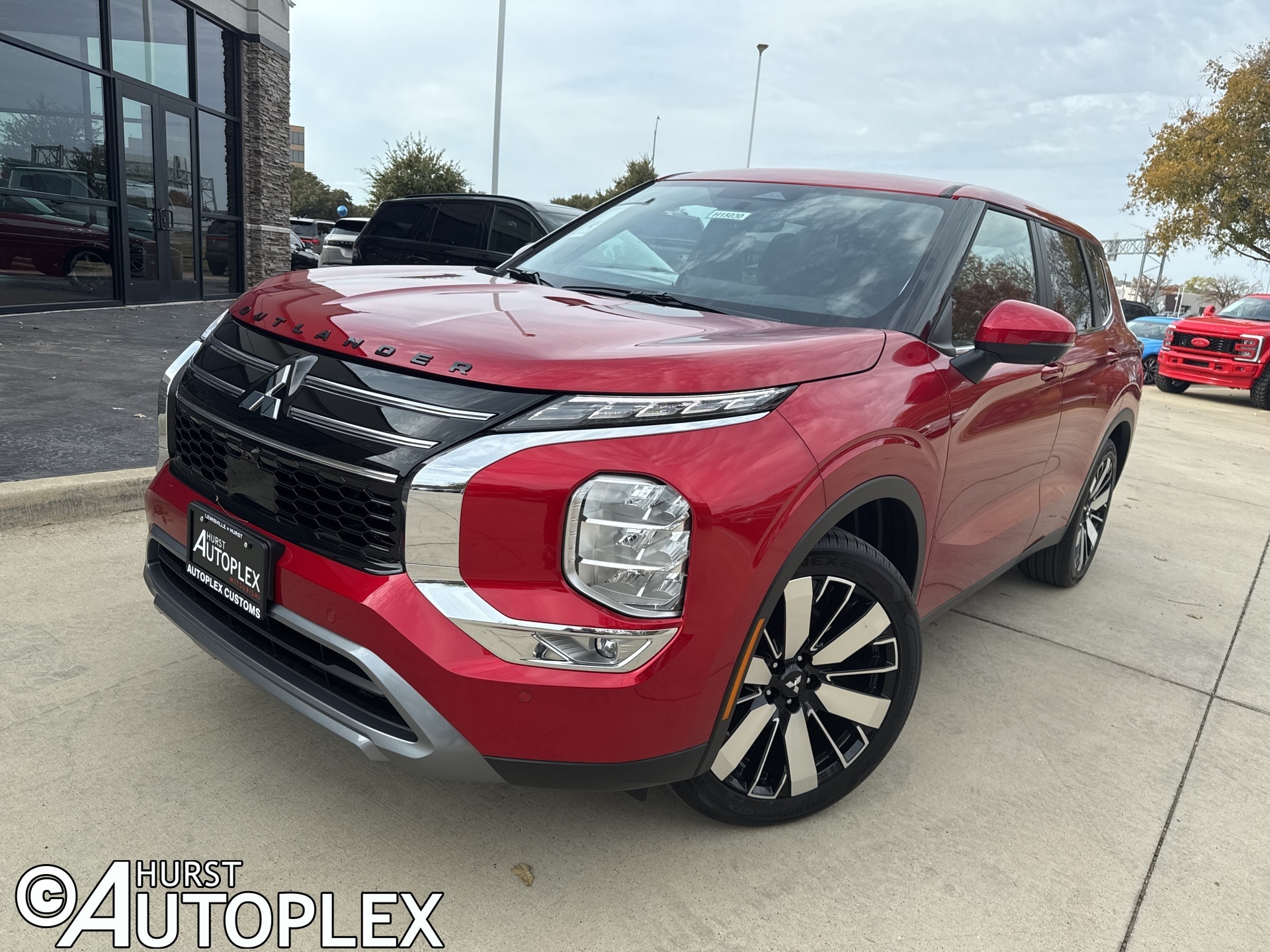 2026 Mitsubishi Outlander SE's photo