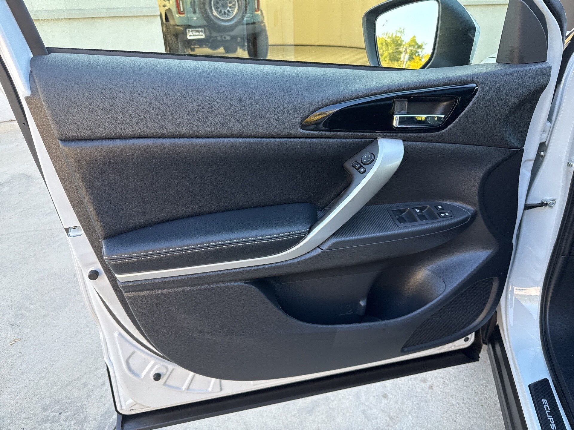 2026 Mitsubishi Eclipse Cross SE photo 4