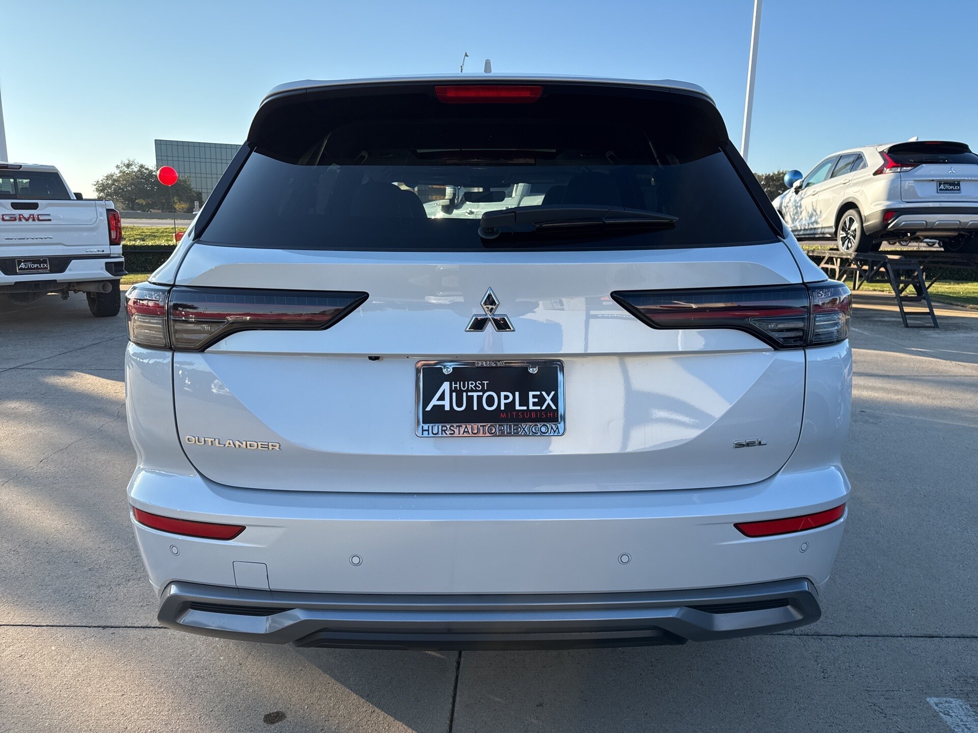 2025 Mitsubishi Outlander SEL photo 2