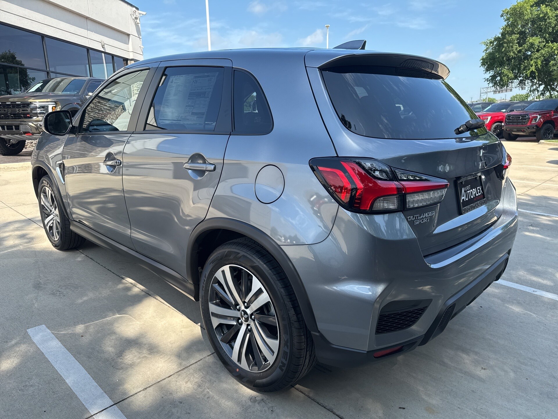 2025 Mitsubishi Outlander Sport SE photo 3