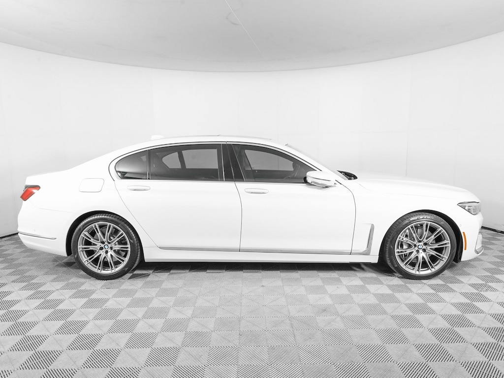 Used 2022 BMW 750i xDrive Sedan