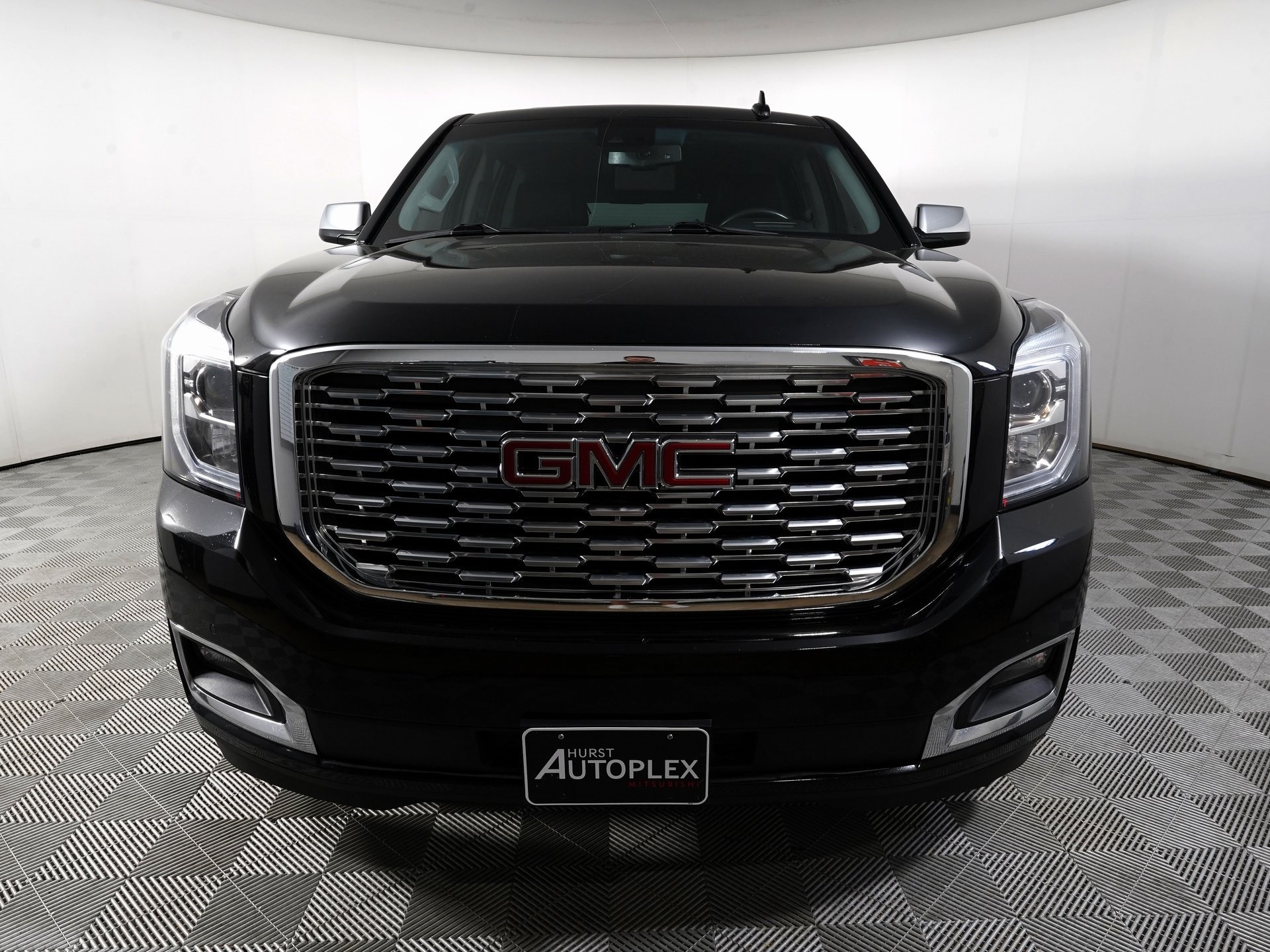 Used 2019 GMC Yukon XL Denali with VIN 1GKS2HKJ9KR232512 for sale in Hurst, TX