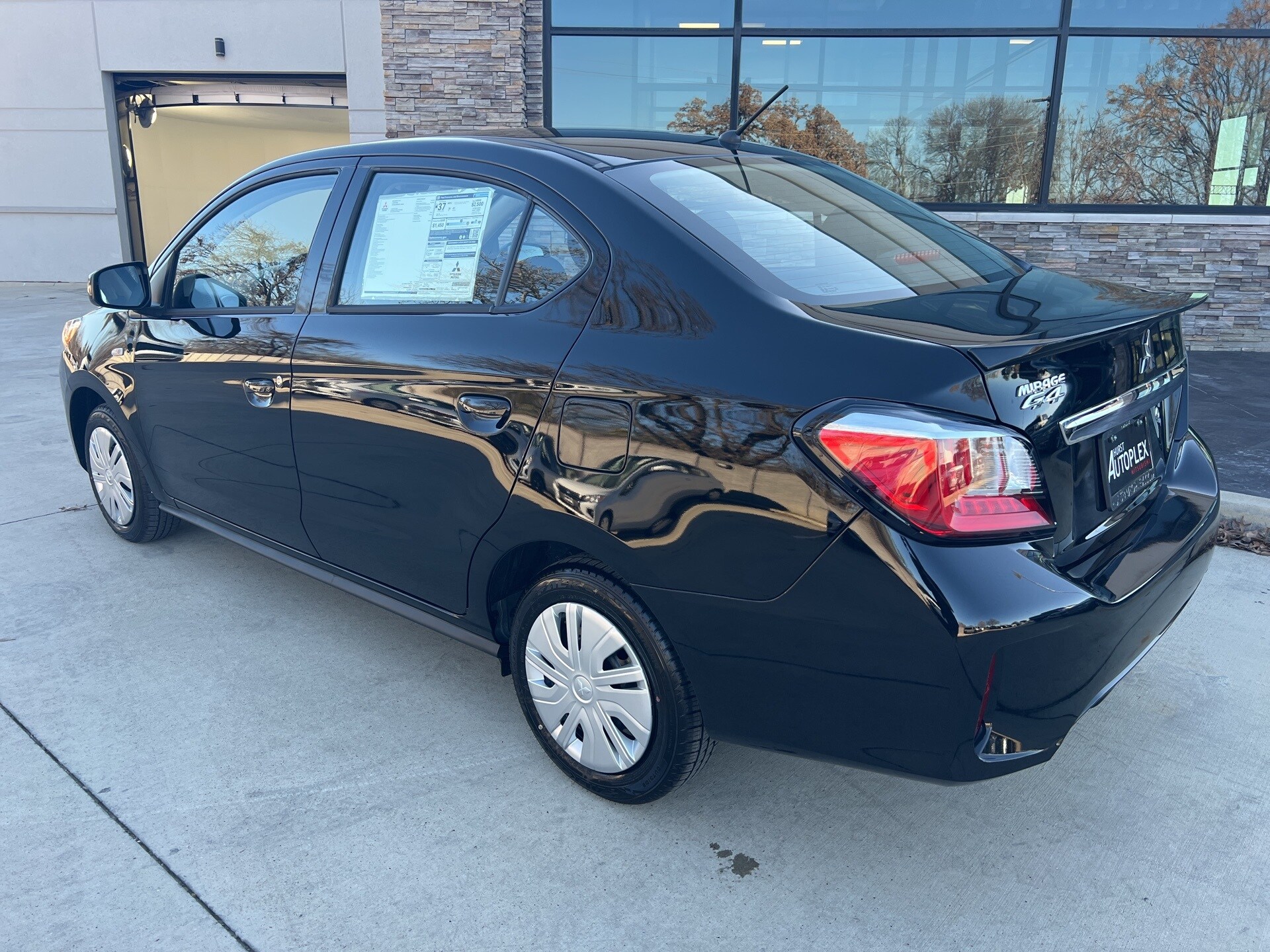2024 Mitsubishi Mirage G4 ES photo 3