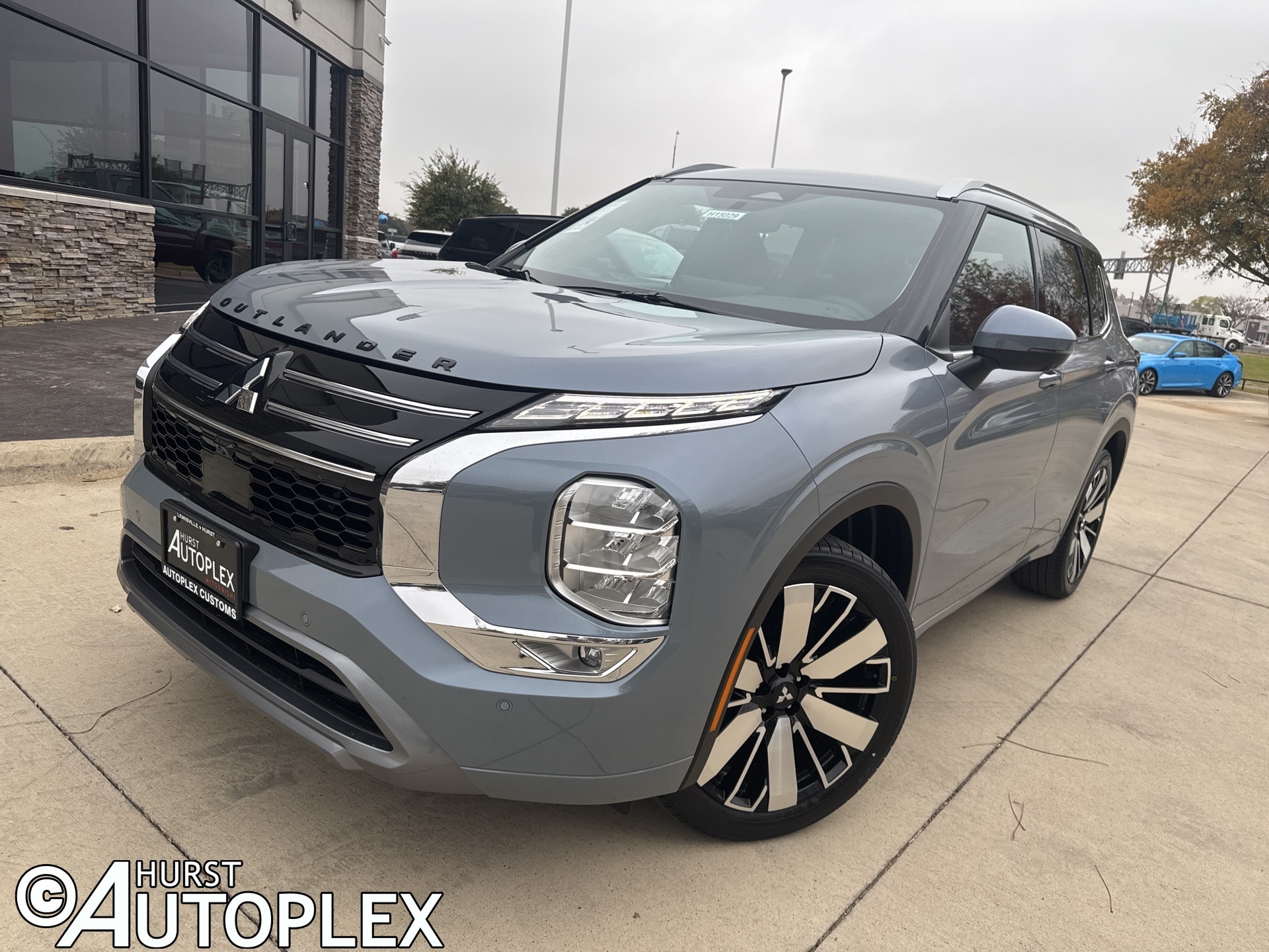 2026 Mitsubishi Outlander SEL's photo