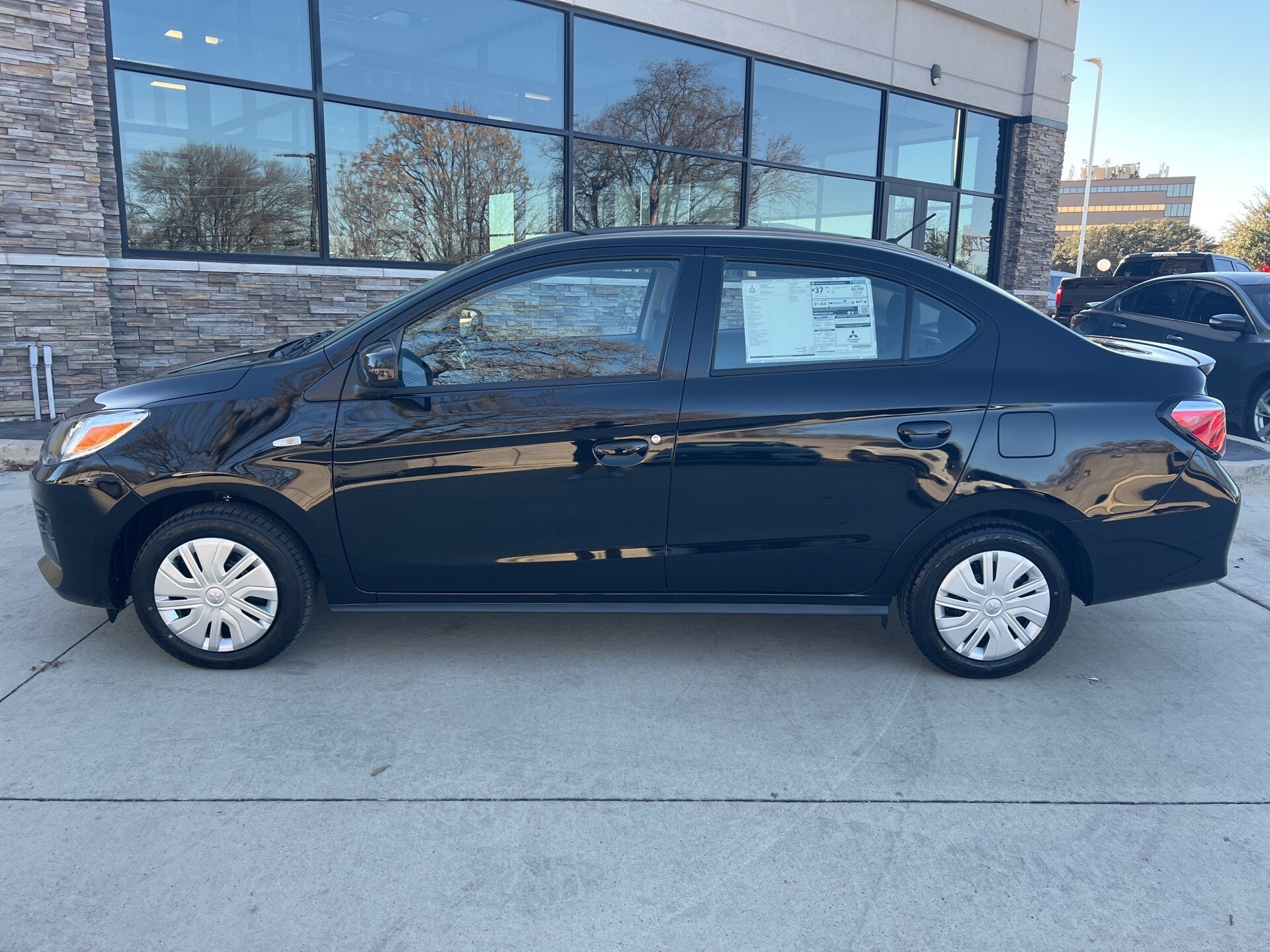 2024 Mitsubishi Mirage G4 ES photo 4