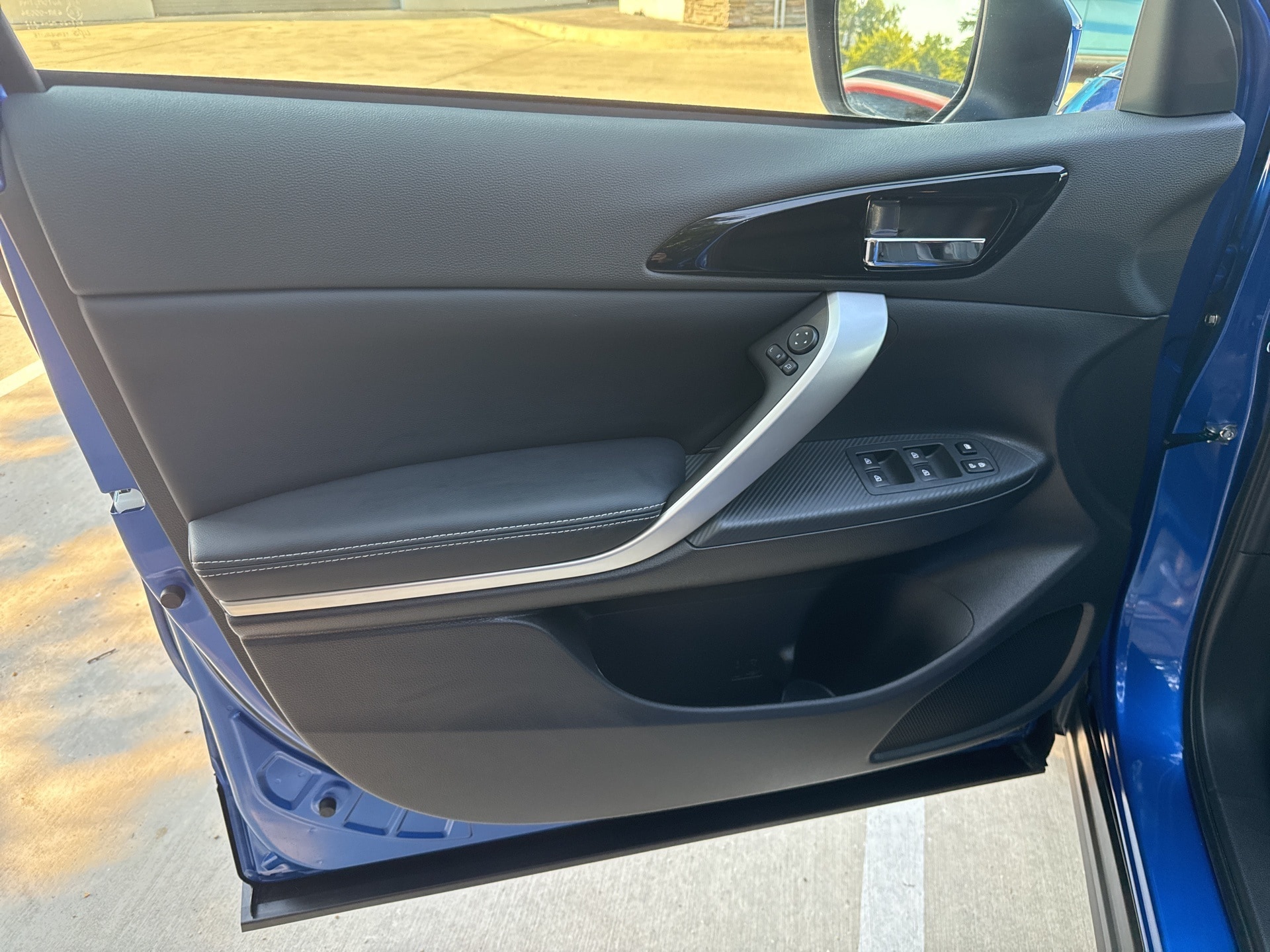 2026 Mitsubishi Eclipse Cross SEL photo 4