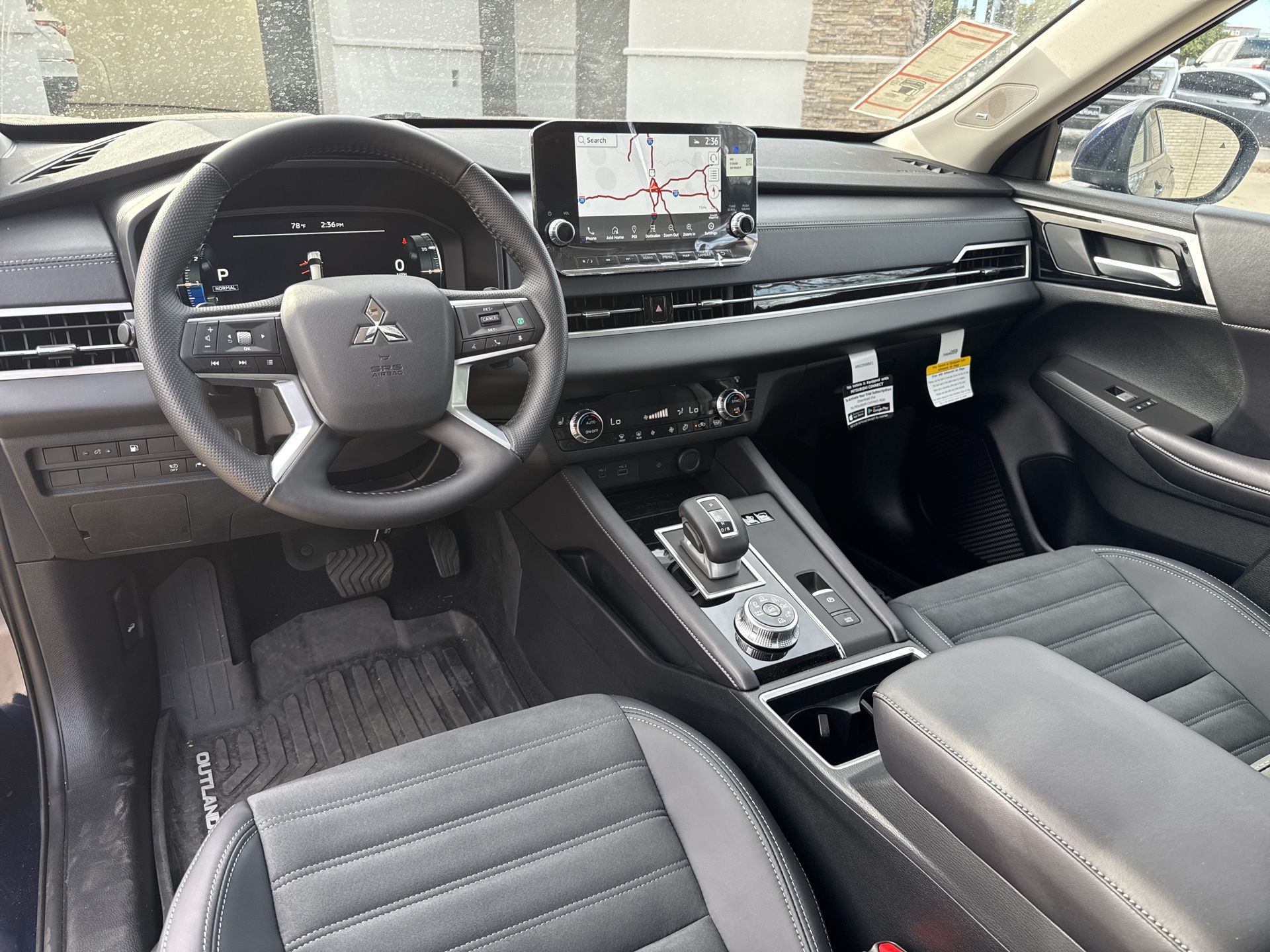 2025 Mitsubishi Outlander Plug-in Hybrid SE - Photo 6