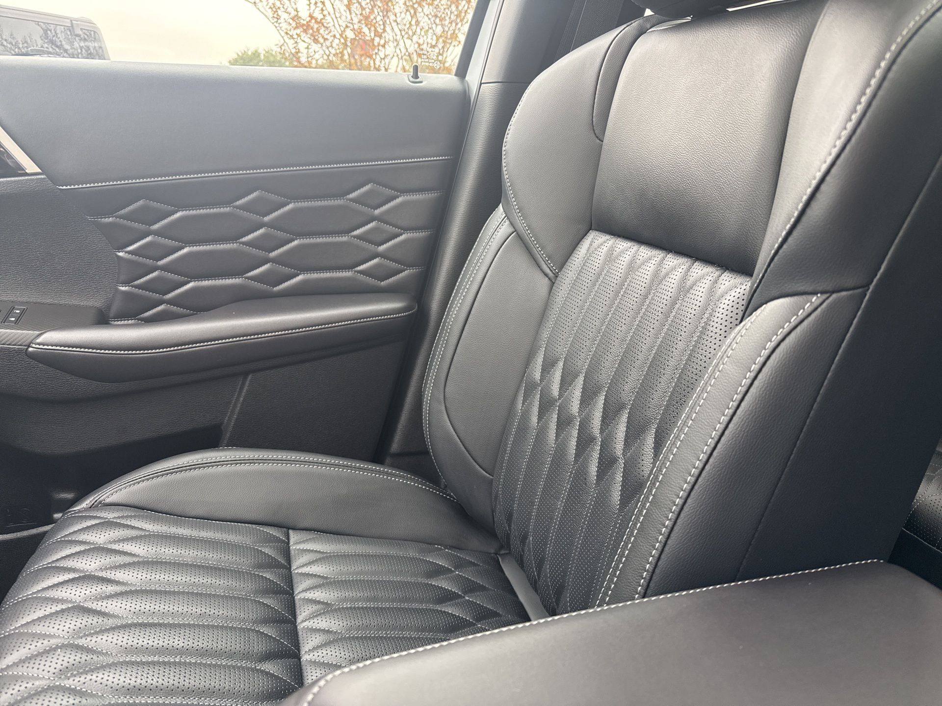 2026 Mitsubishi Outlander SEL - Photo 10