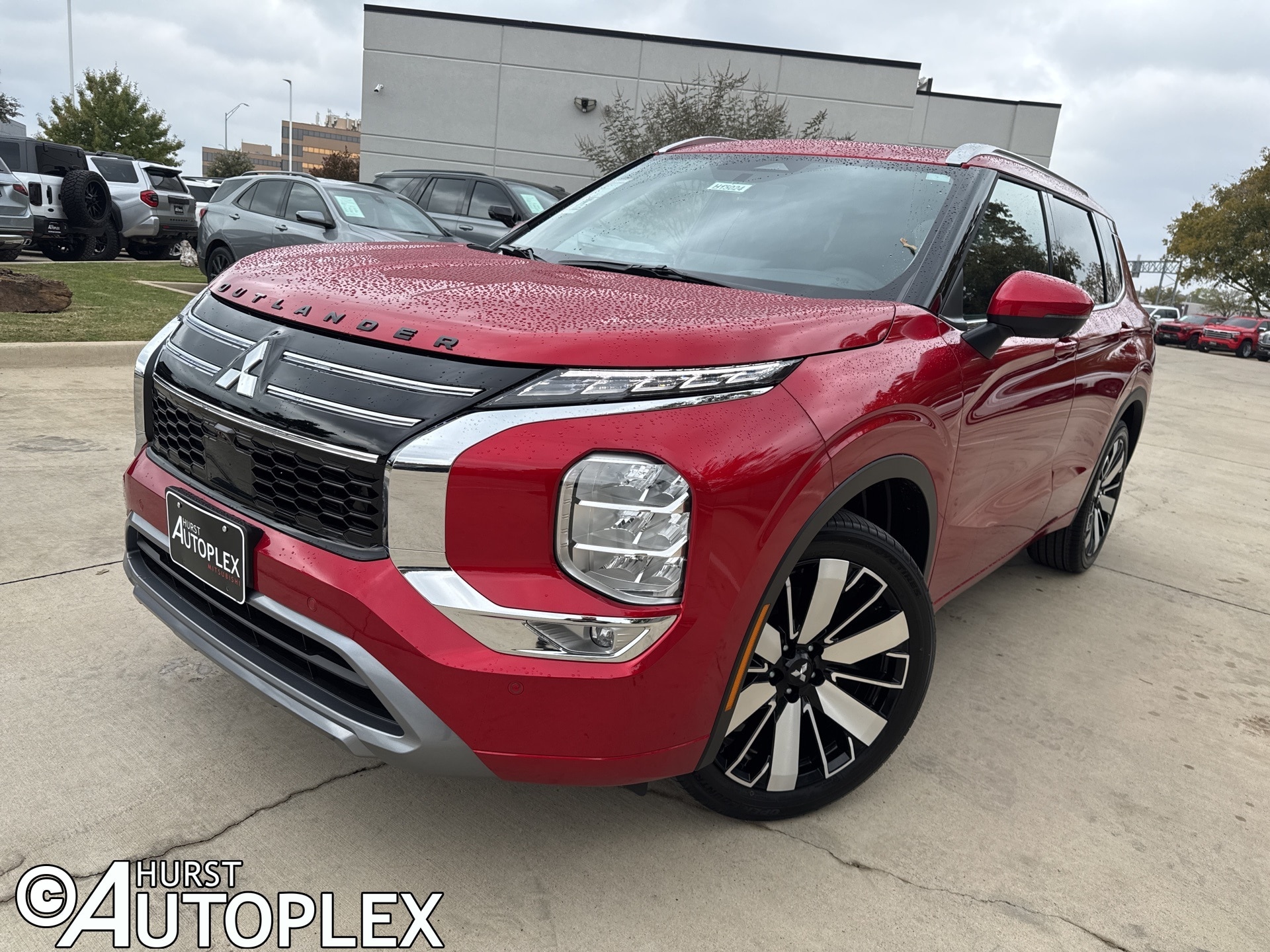 2025 Mitsubishi Outlander SEL's photo