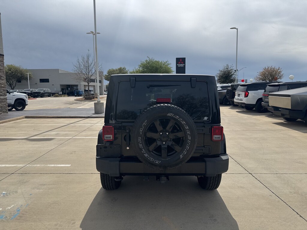 Used 2014 Jeep Wrangler Unlimited Sahara 4x4 SUV