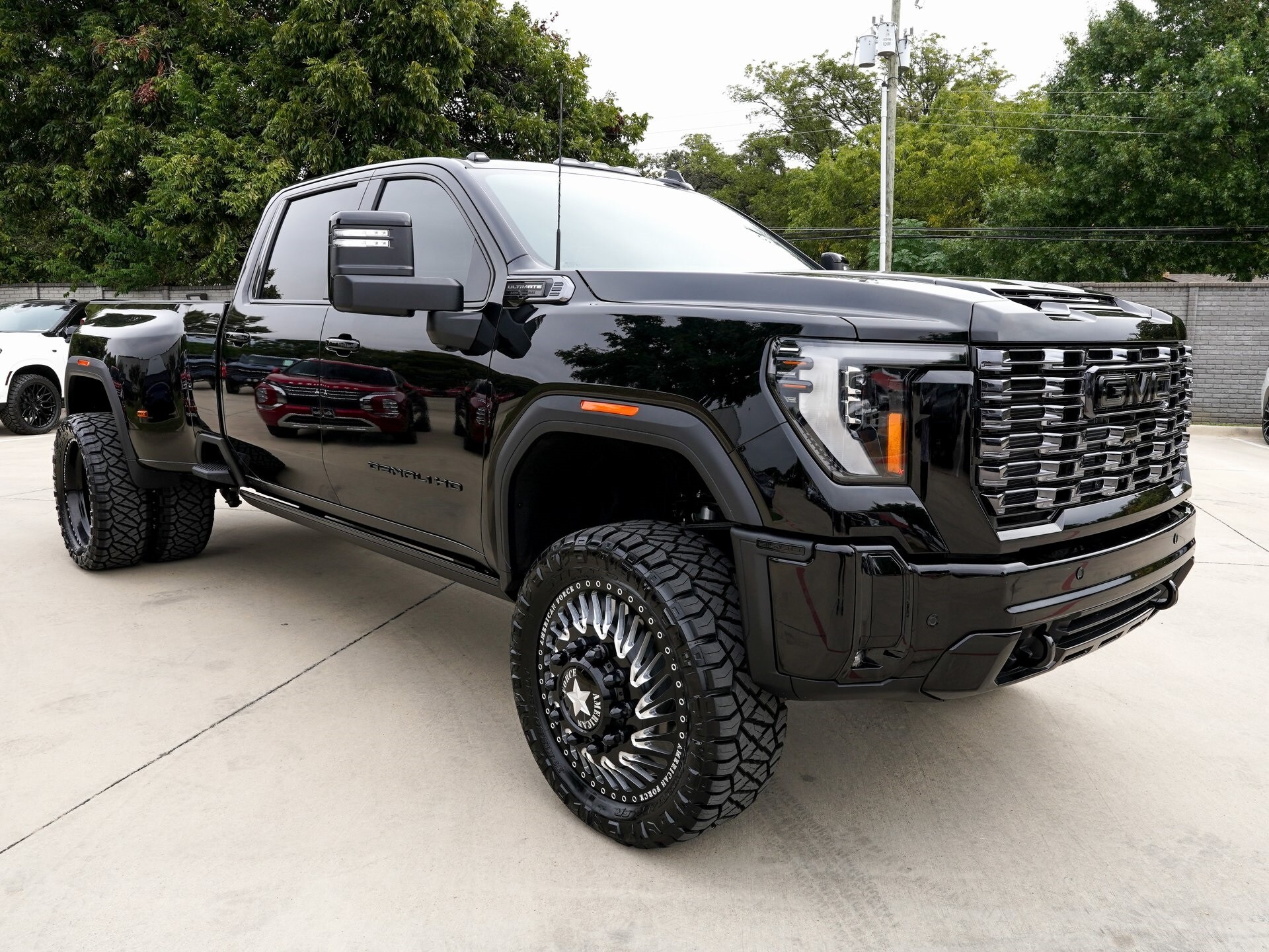 2026 Gmc Sierra 3500 HD Denali Ultimate photo 3