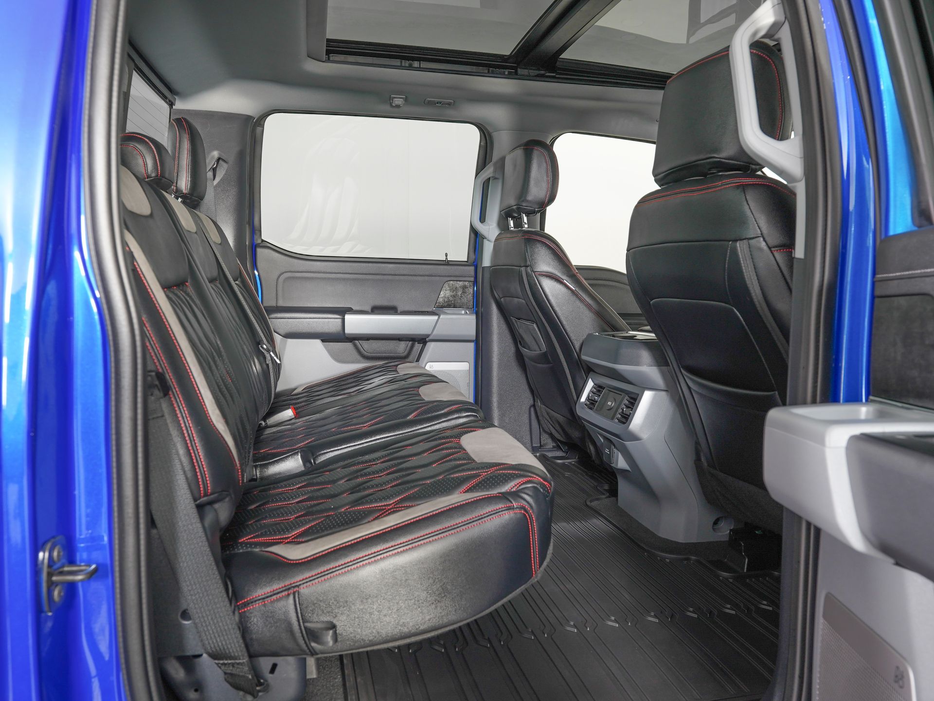 2025 Ford F-250 Super Duty XLT - Photo 11