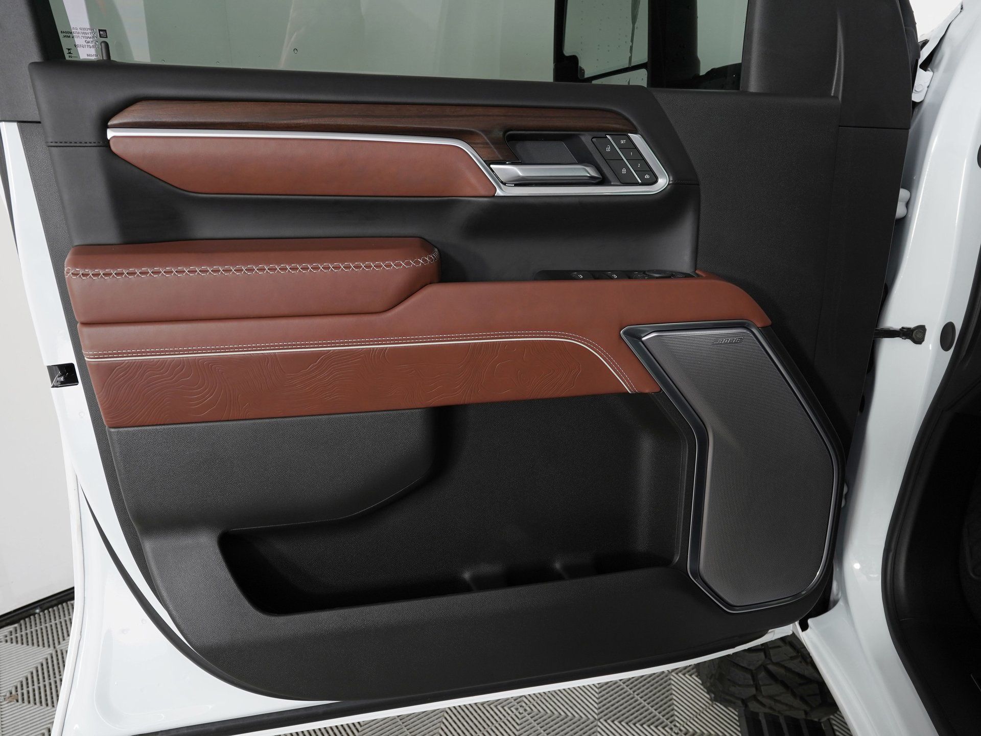 2025 GMC Sierra 3500HD Denali Ultimate - Photo 15