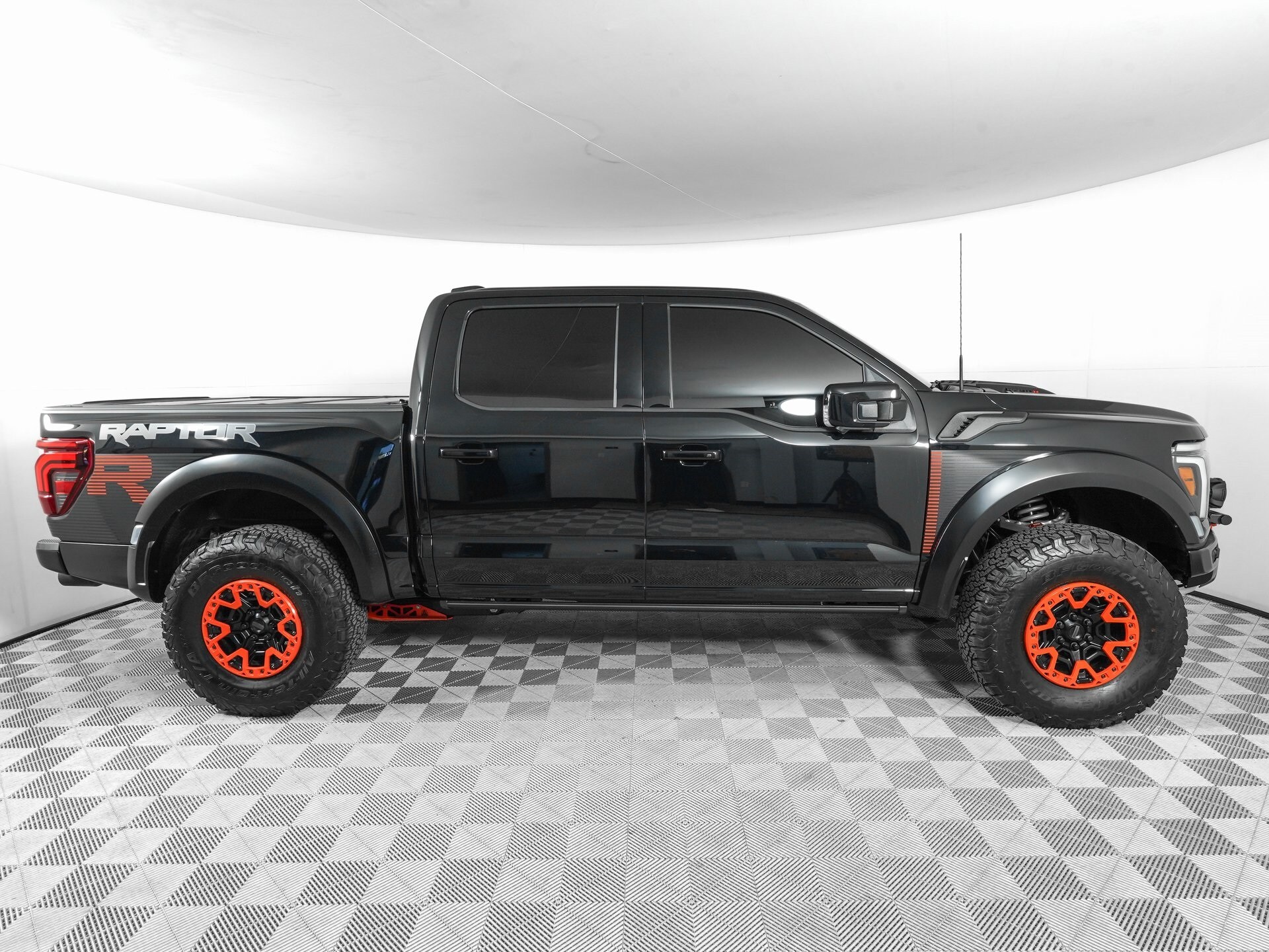 2024 Ford F-150 Raptor photo 3