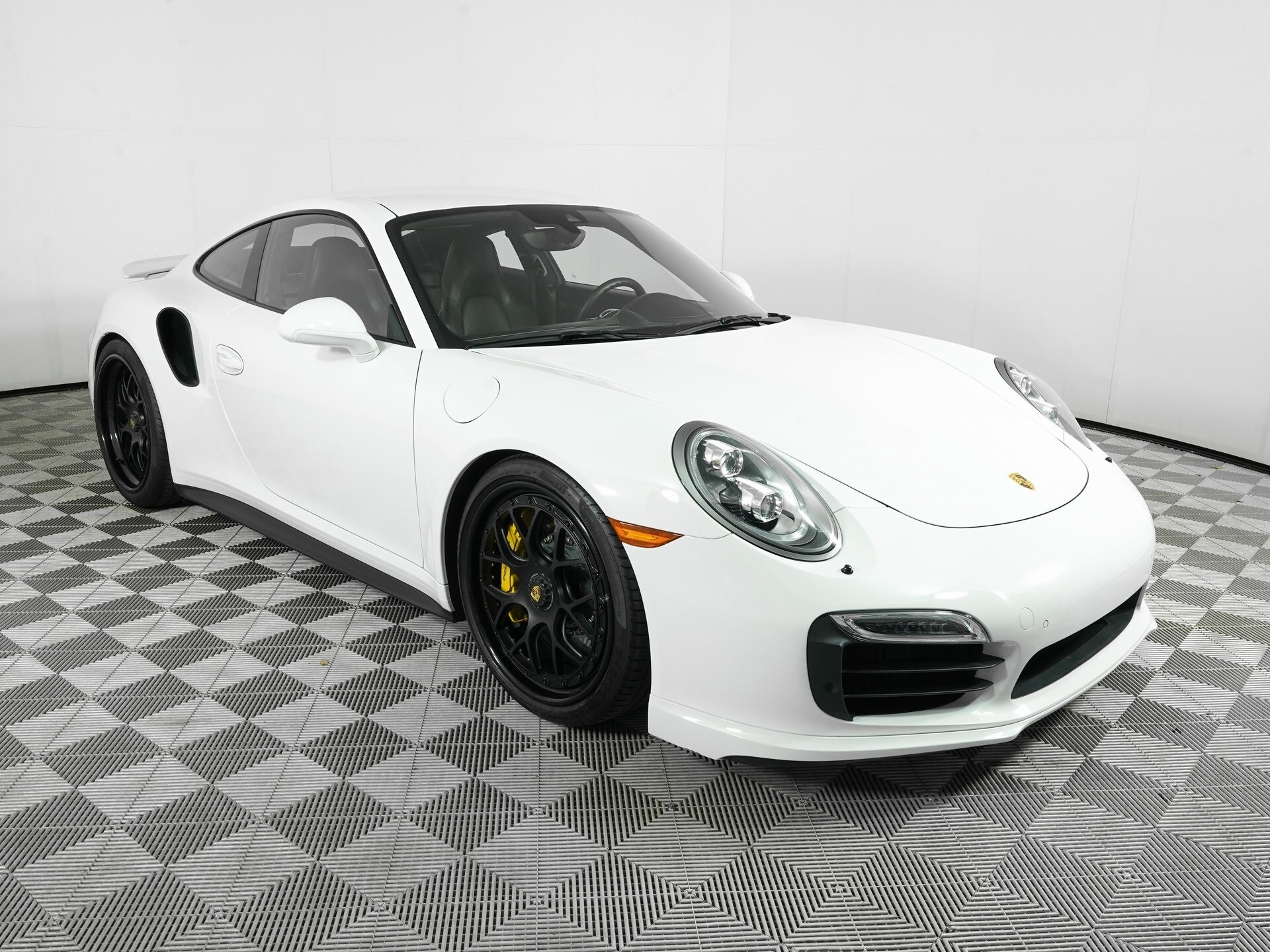 2014 Porsche 911 Turbo S photo 3