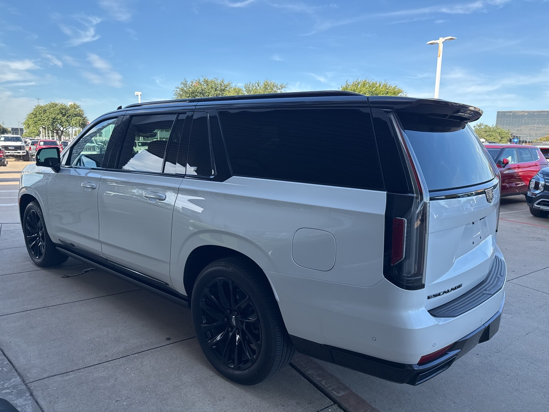 2024 Cadillac Escalade ESV Sport Platinum photo 3