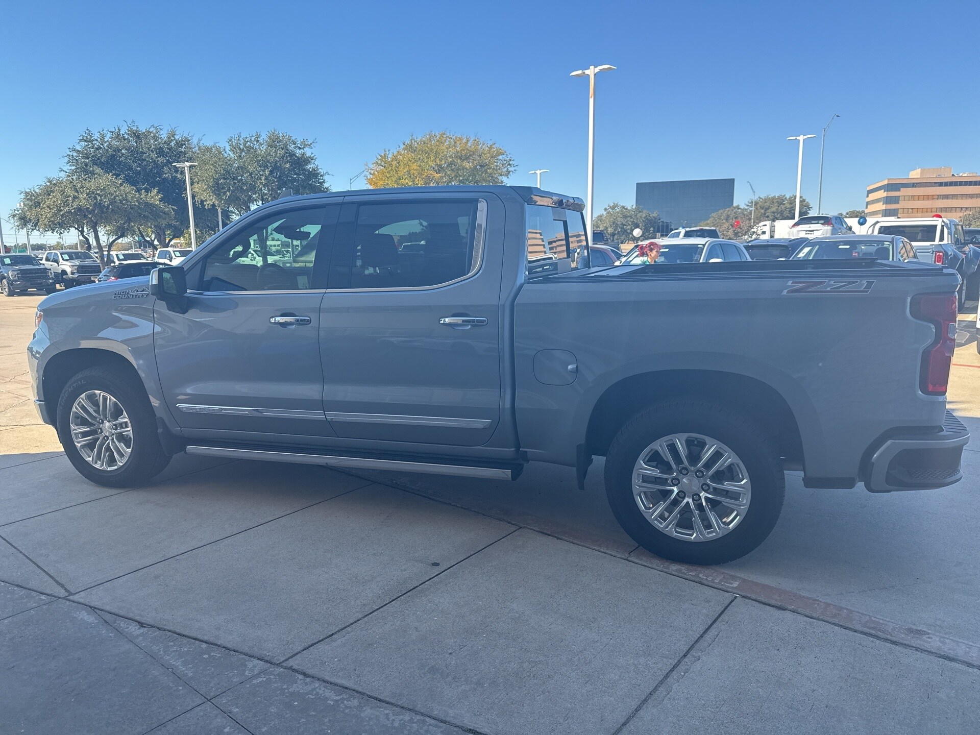 2024 Chevrolet Silverado 1500 High Country photo 3