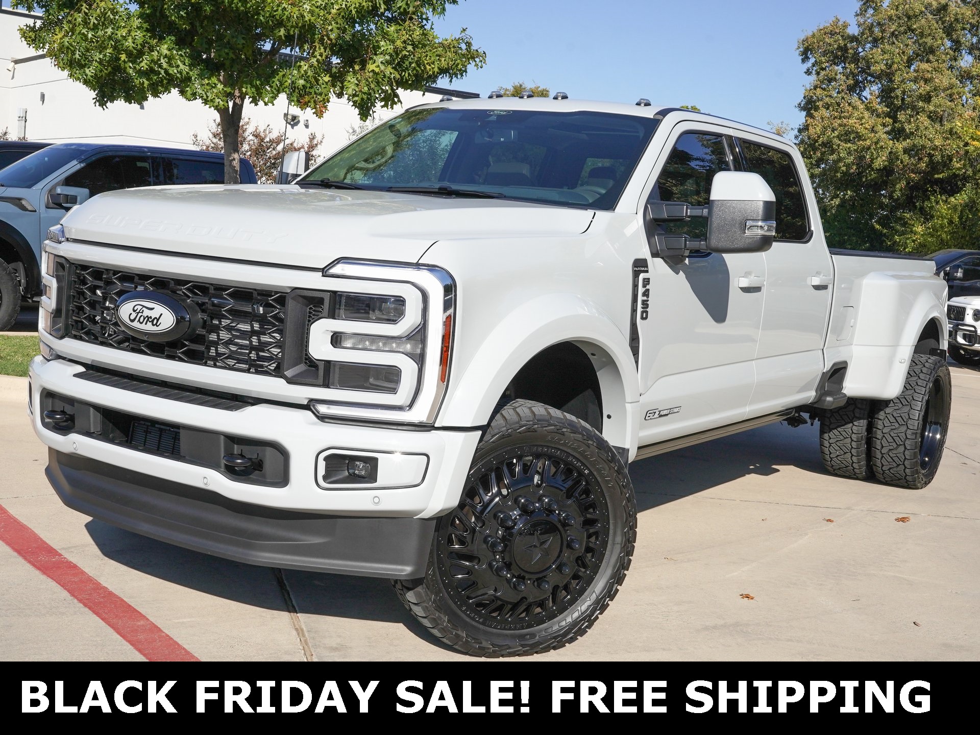 2025 Ford F-450 Super Duty Platinum's photo
