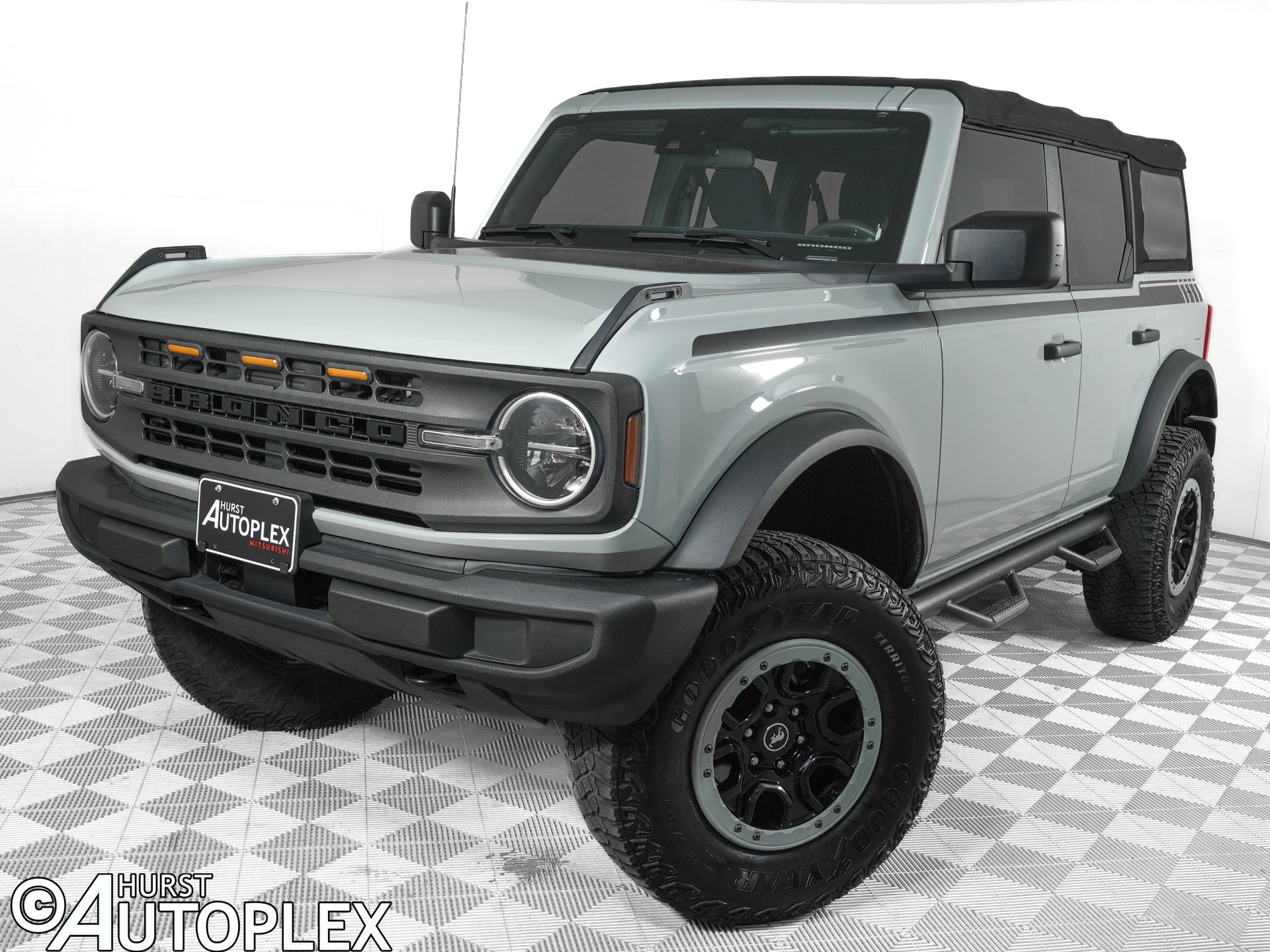 2023 Ford Bronco Base 4x4's photo