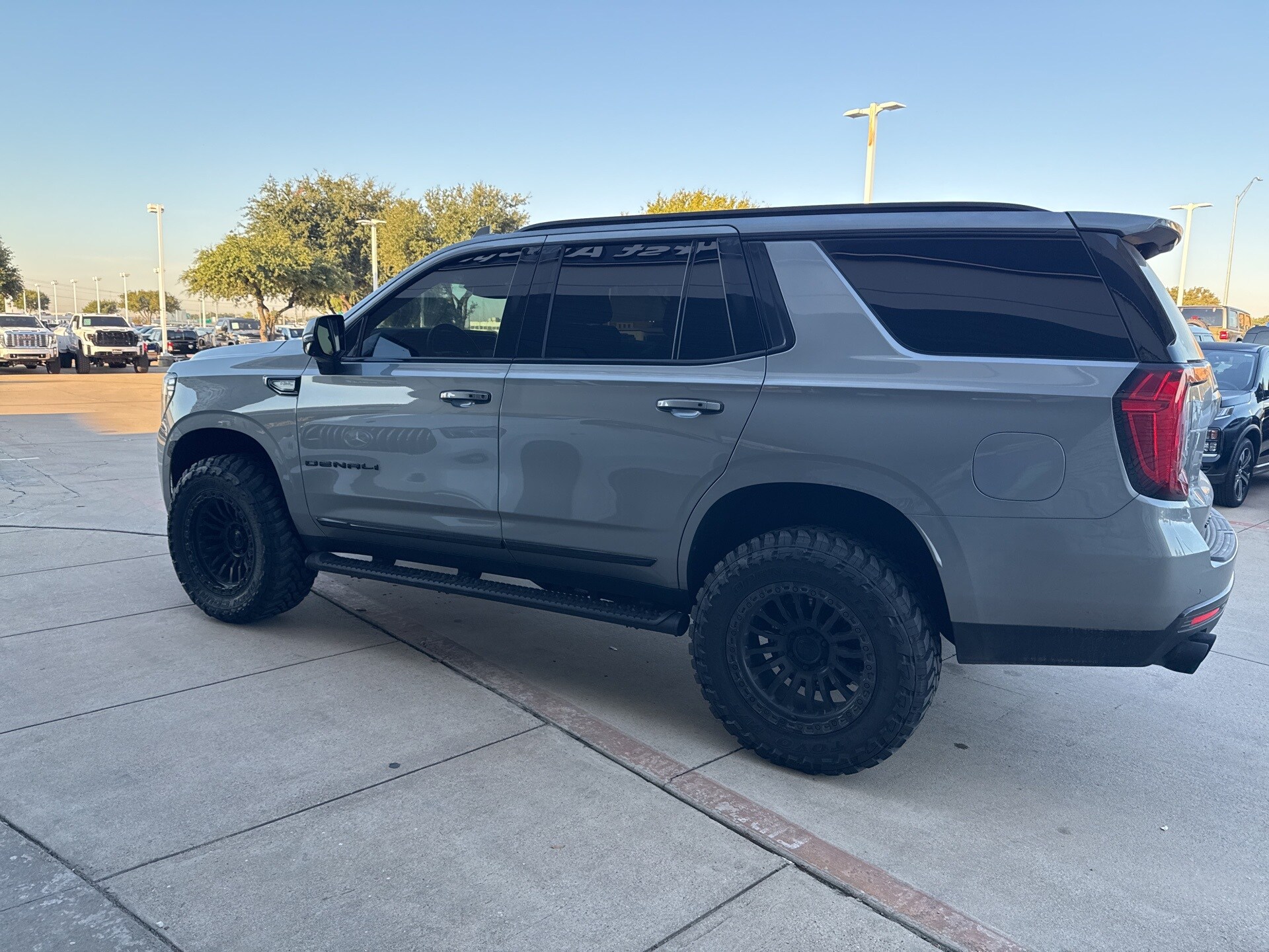 2023 Gmc Yukon Denali photo 3