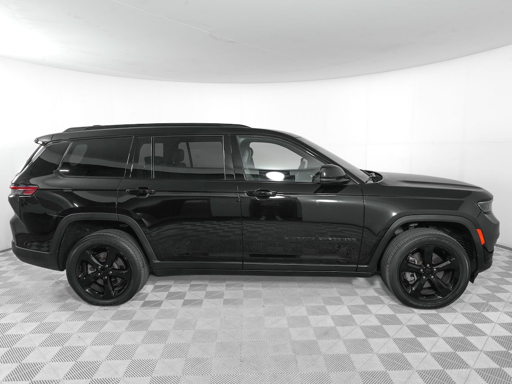 Used 2023 Jeep Grand Cherokee Altitude SUV