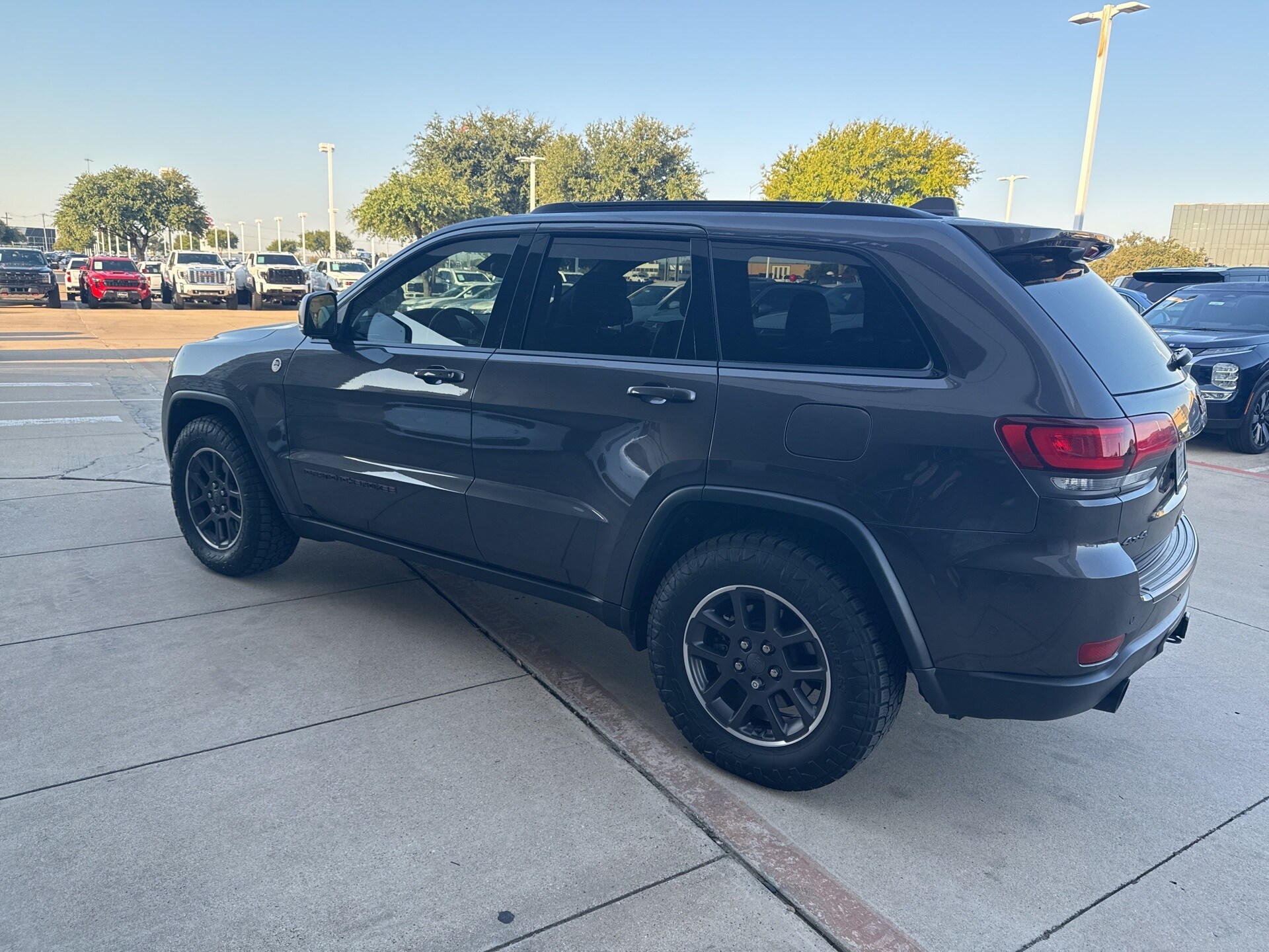 2021 Jeep Grand Cherokee Trailhawk photo 2