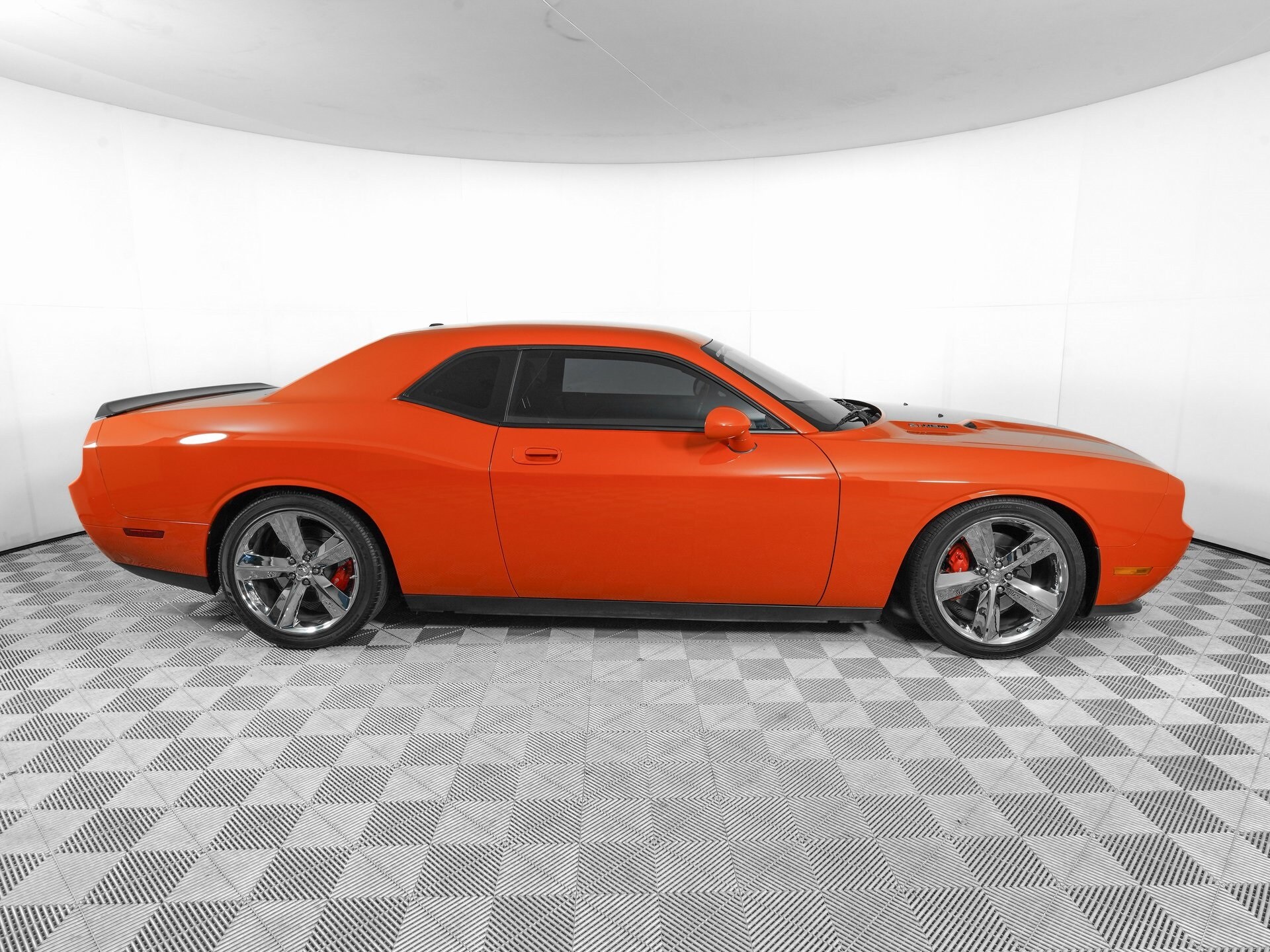 2008 Dodge Challenger SRT8 photo 4