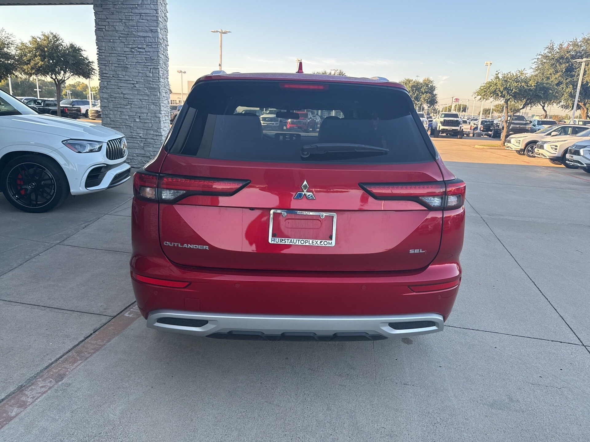 2024 Mitsubishi Outlander SEL photo 4