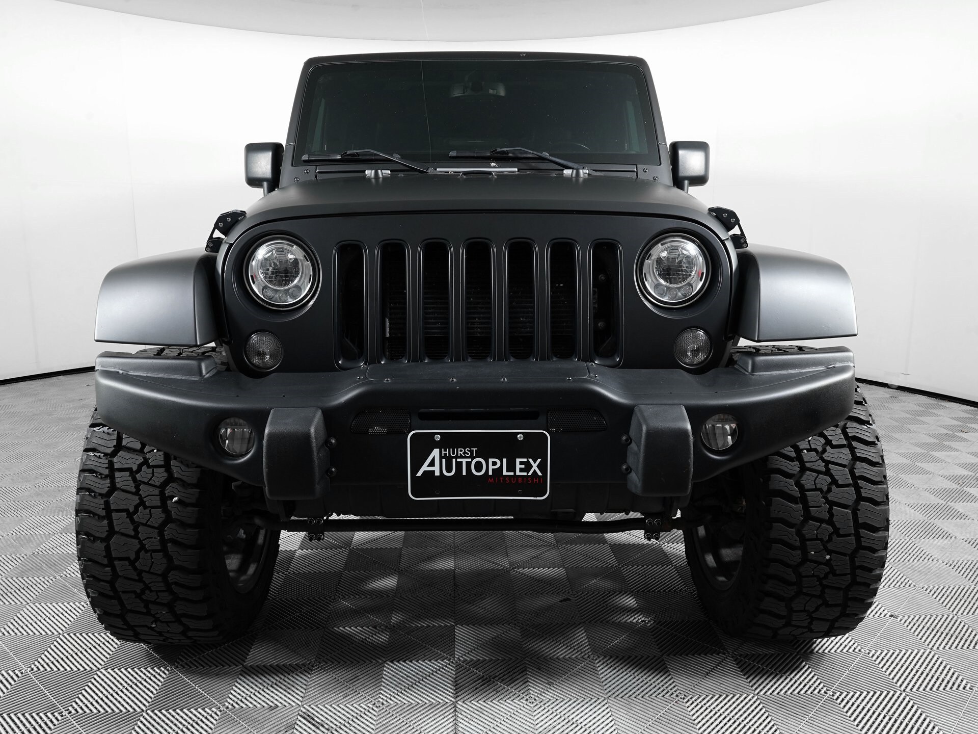 2017 Jeep Wrangler Unlimited Sahara photo 2