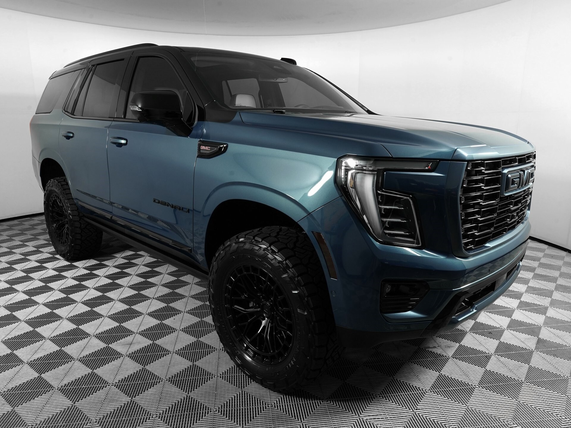 2025 Gmc Yukon Denali photo 3