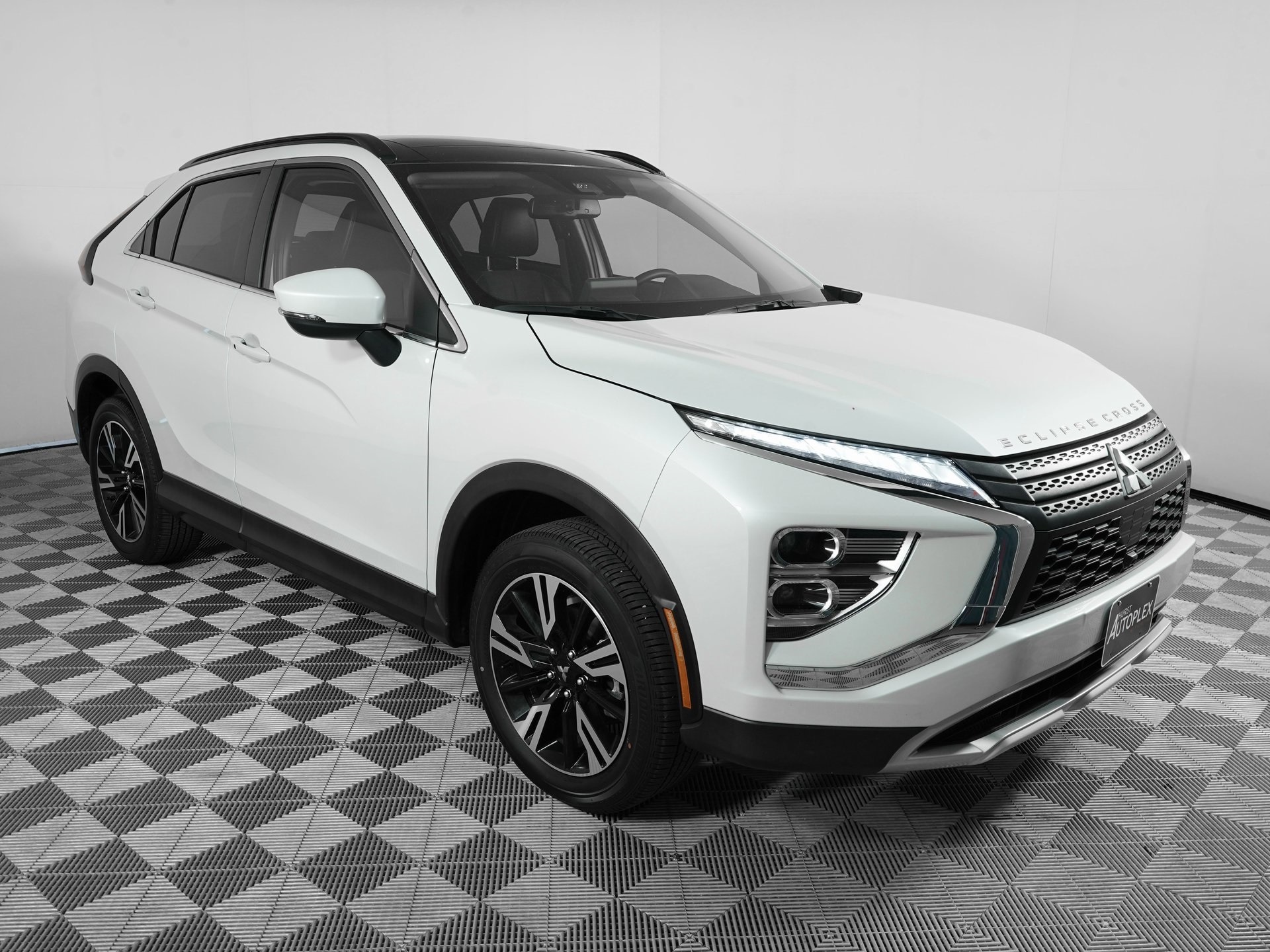 2025 Mitsubishi Eclipse Cross SE photo 3