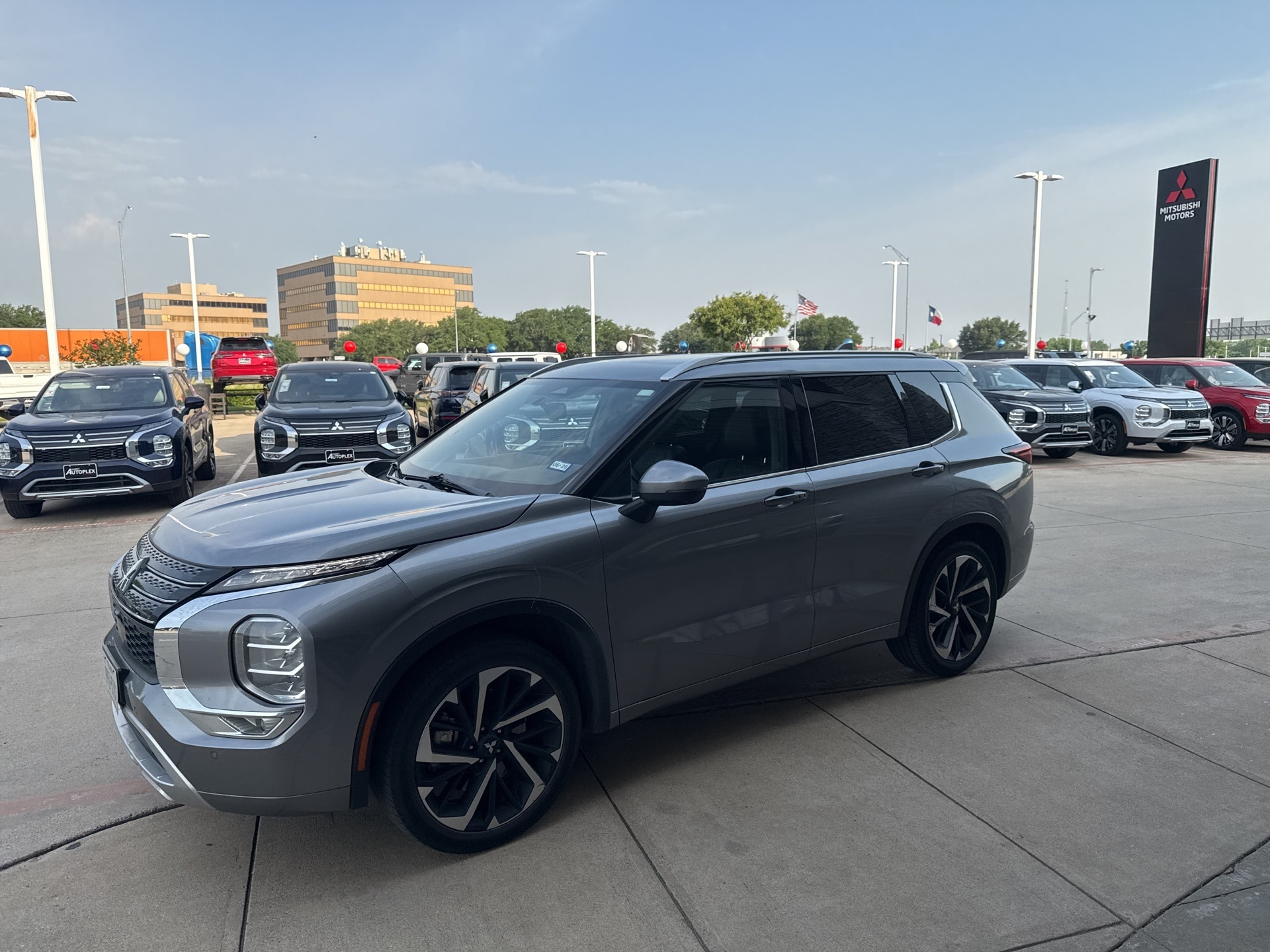 Used 2022 Mitsubishi Outlander SEL with VIN JA4J3VA87NZ009840 for sale in Hurst, TX