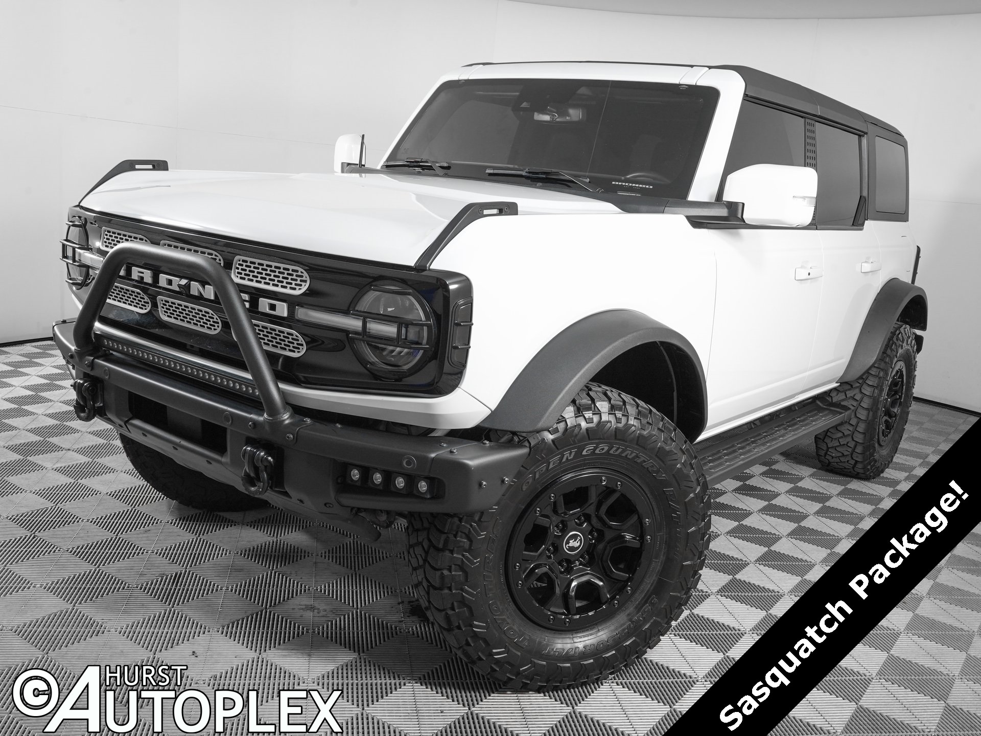 2022 Ford Bronco 4-Door Outer Banks's photo