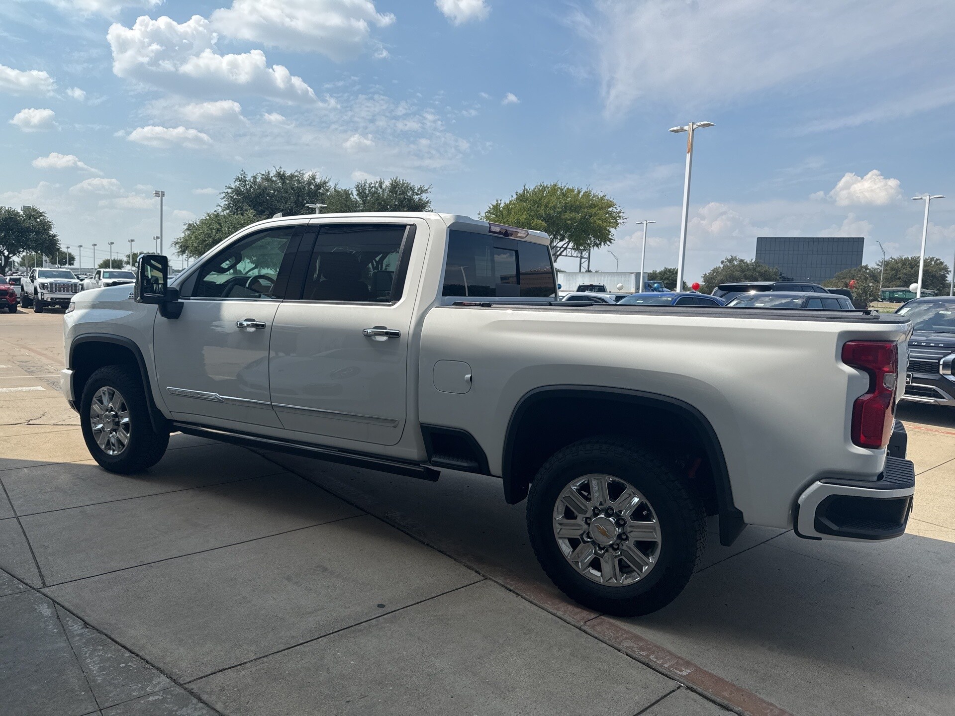 2024 Chevrolet Silverado 2500HD High Country photo 3