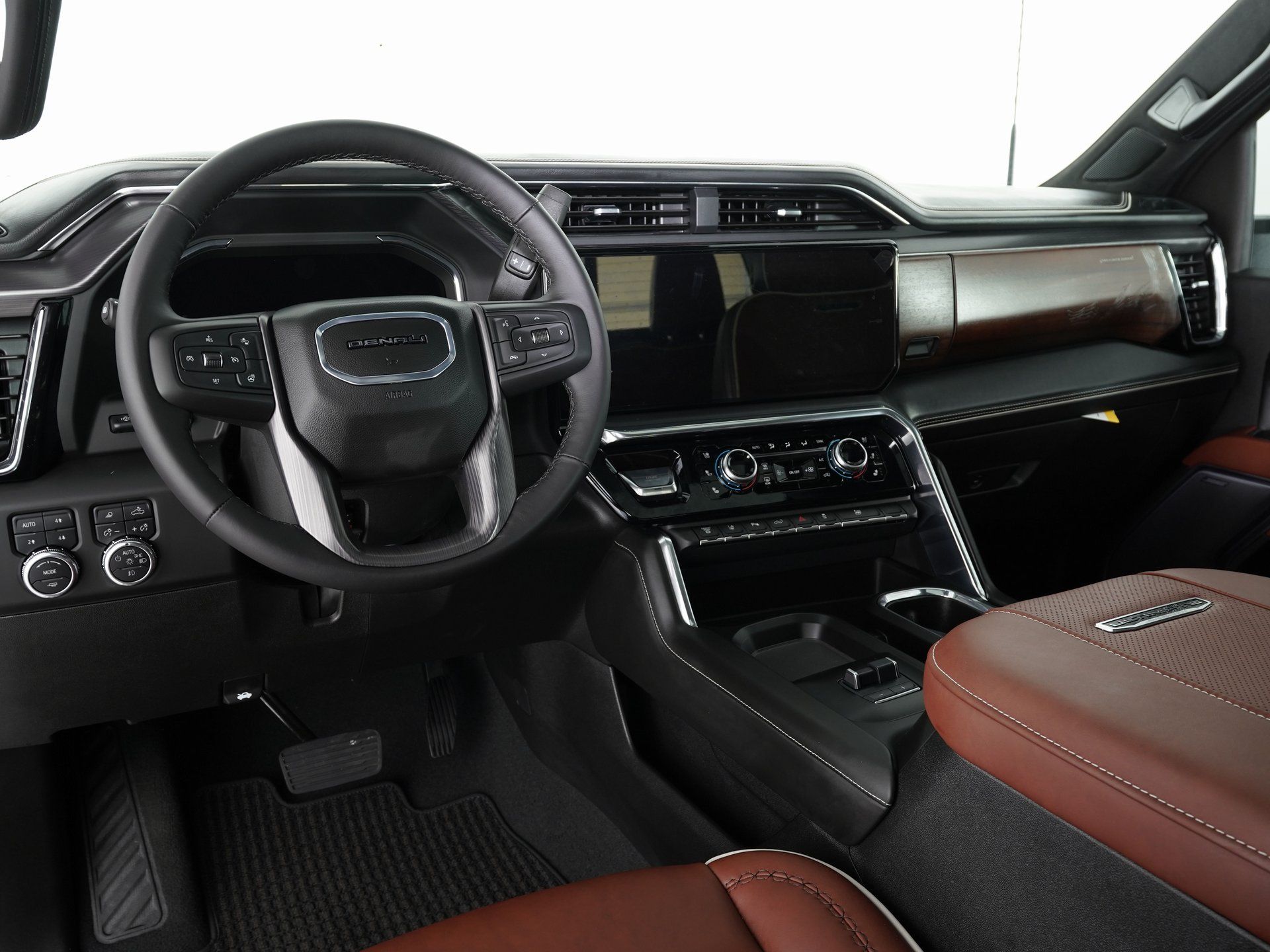 2025 GMC Sierra 3500HD Denali Ultimate - Photo 17