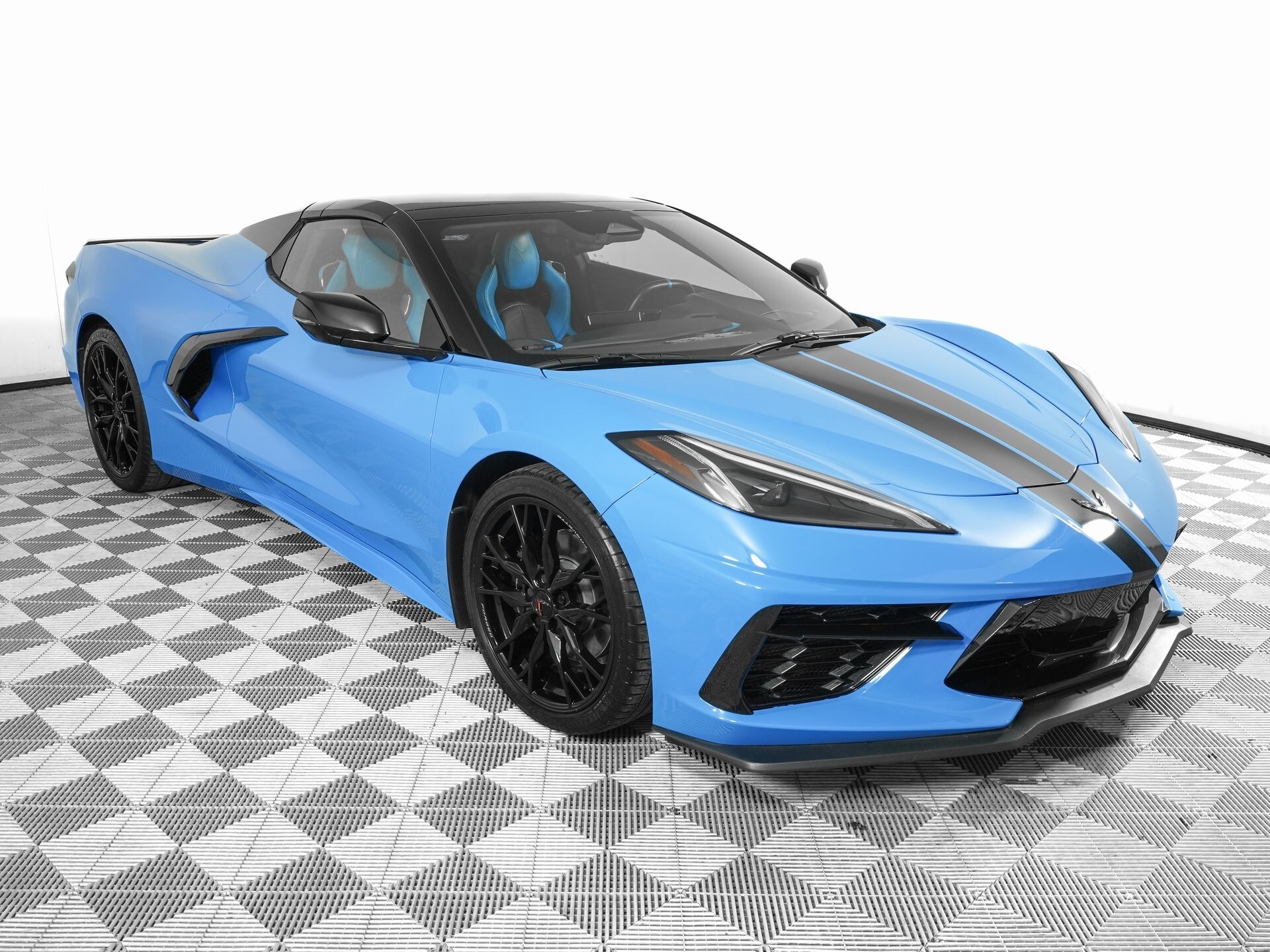 2025 Chevrolet Corvette Stingray Convertible 3LT photo 4