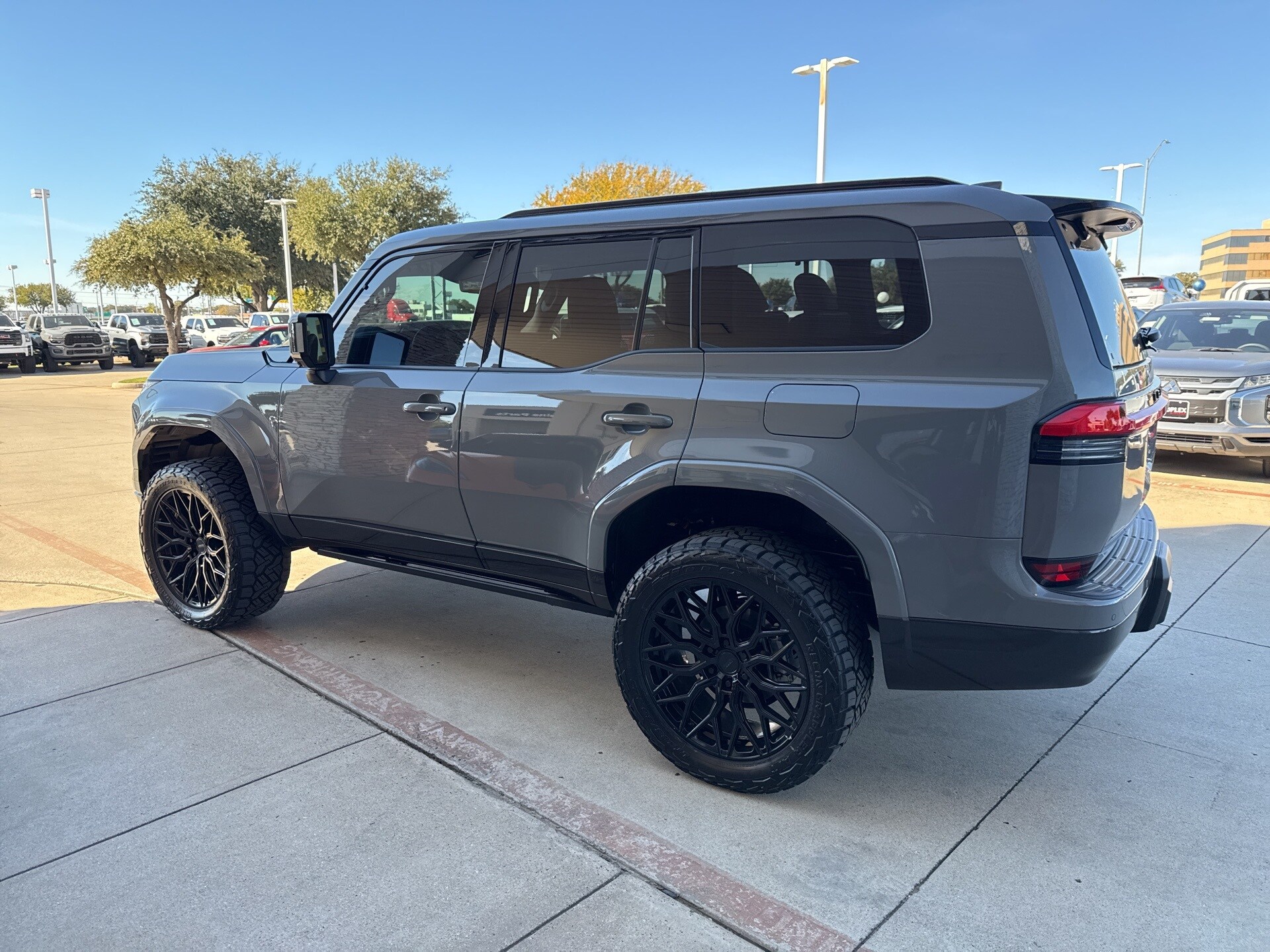 2025 Lexus GX 550 Luxury photo 3