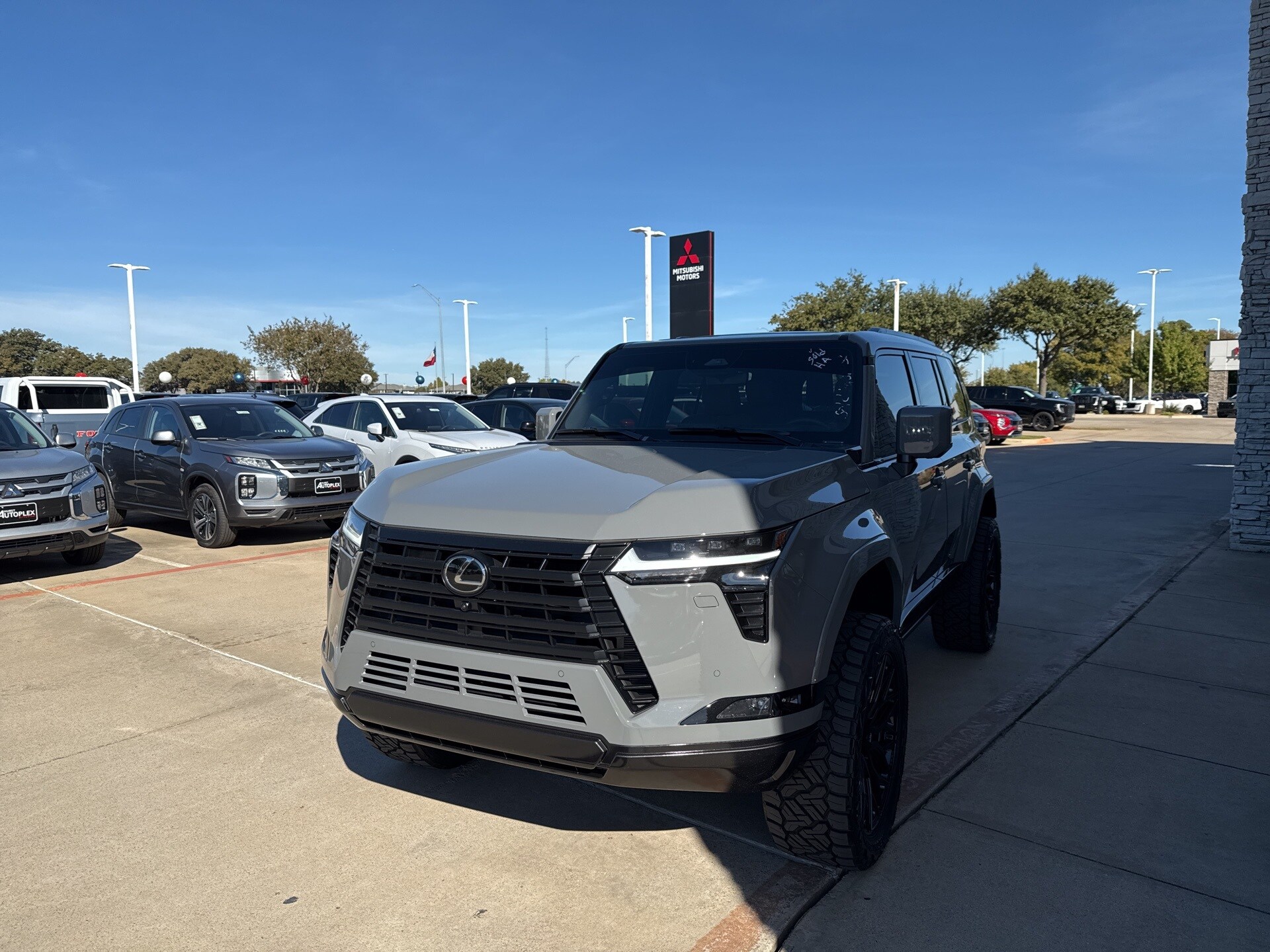 2025 Lexus GX 550 Luxury photo 2