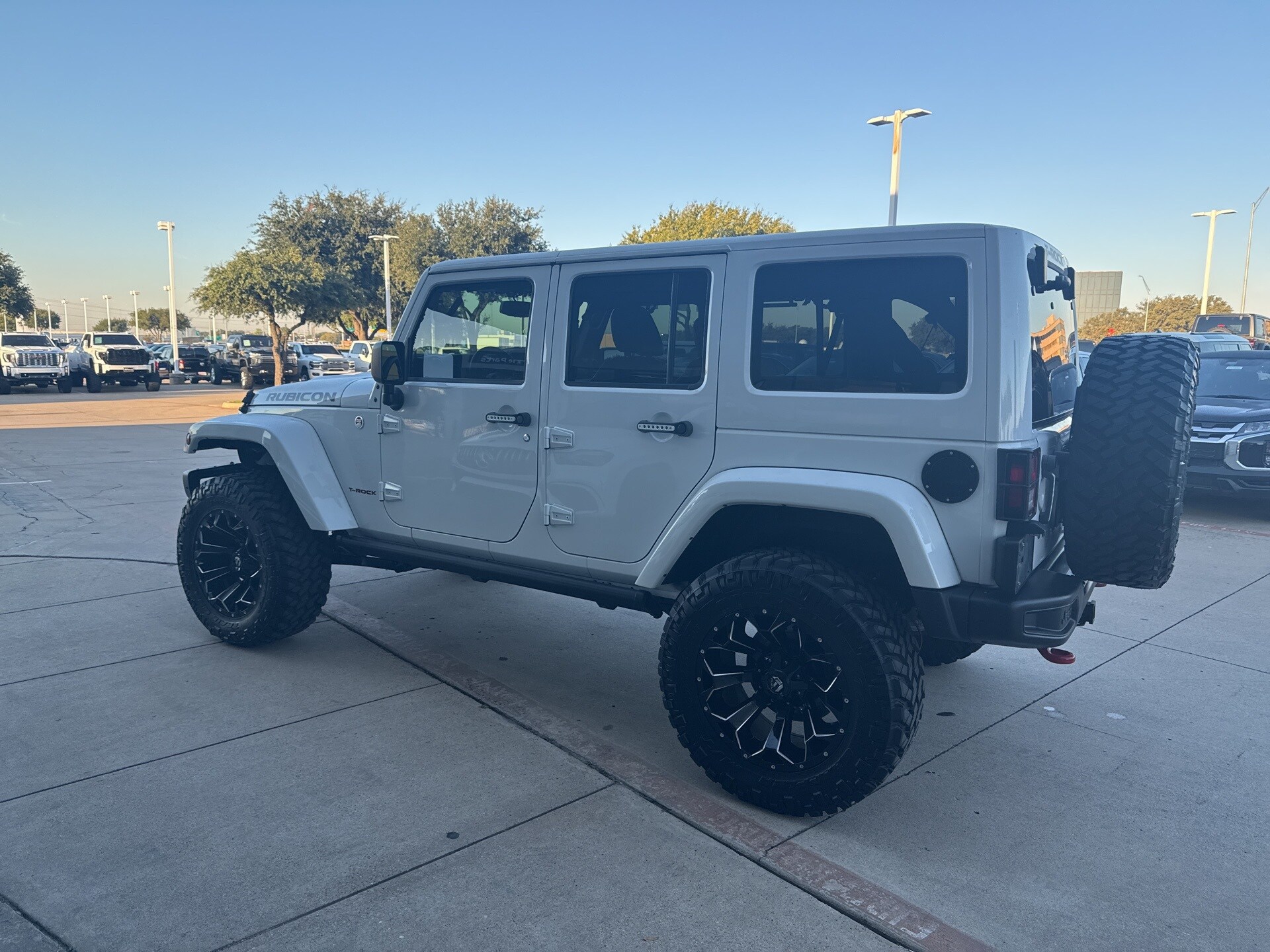 2015 Jeep Wrangler Unlimited Rubicon photo 3