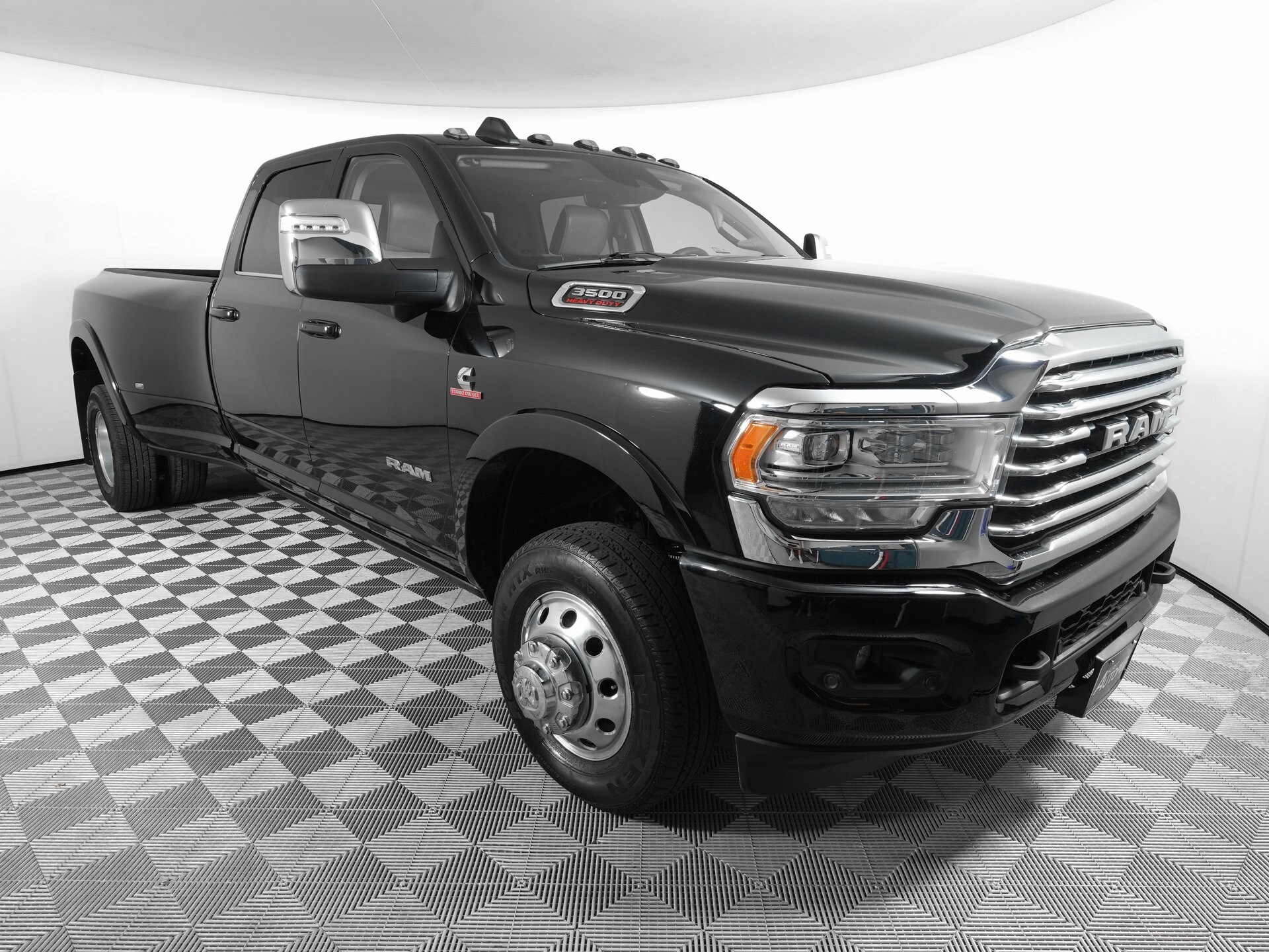 2024 Ram 3500 Laramie Longhorn photo 3