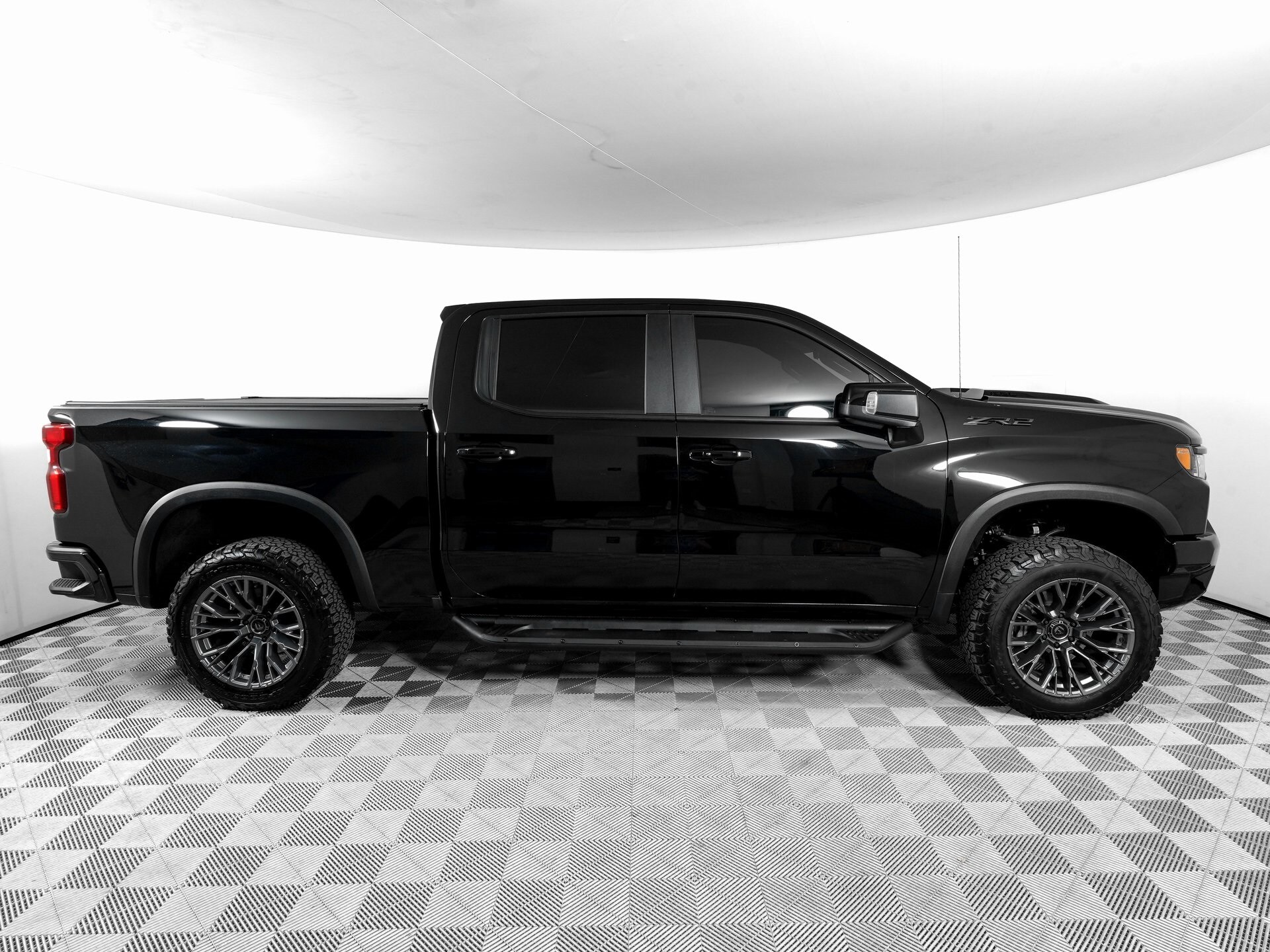 2025 Chevrolet Silverado 1500 ZR2 photo 4
