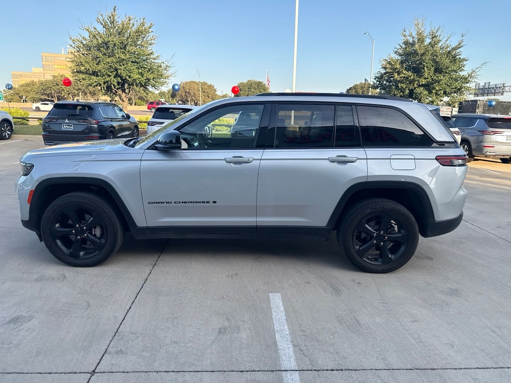 Used 2023 Jeep Grand Cherokee Altitude X SUV