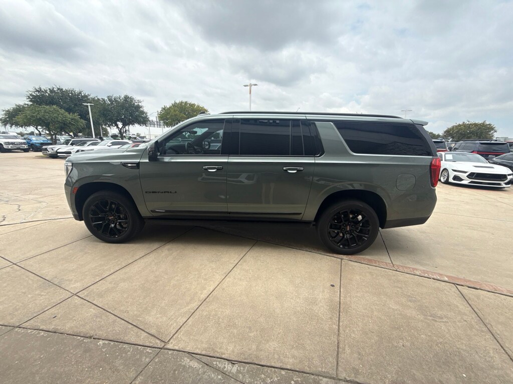 Used 2023 GMC Yukon XL Denali SUV