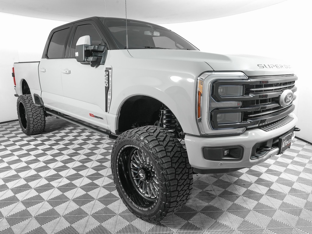 Used 2025 Ford F-250 Platinum Truck