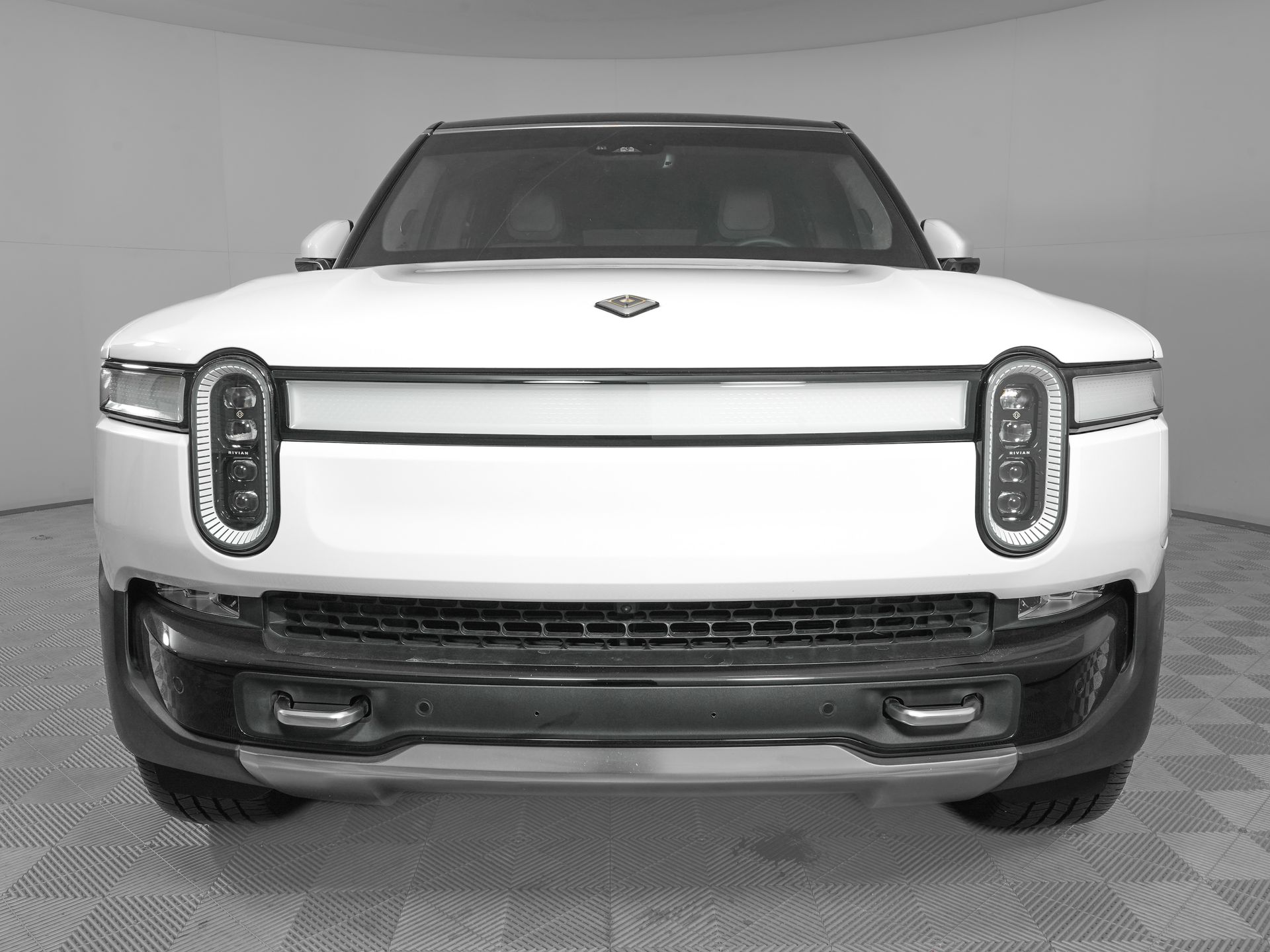 Used 2023 Rivian R1S Adventure with VIN 7PDSGABAXPN014817 for sale in Hurst, TX