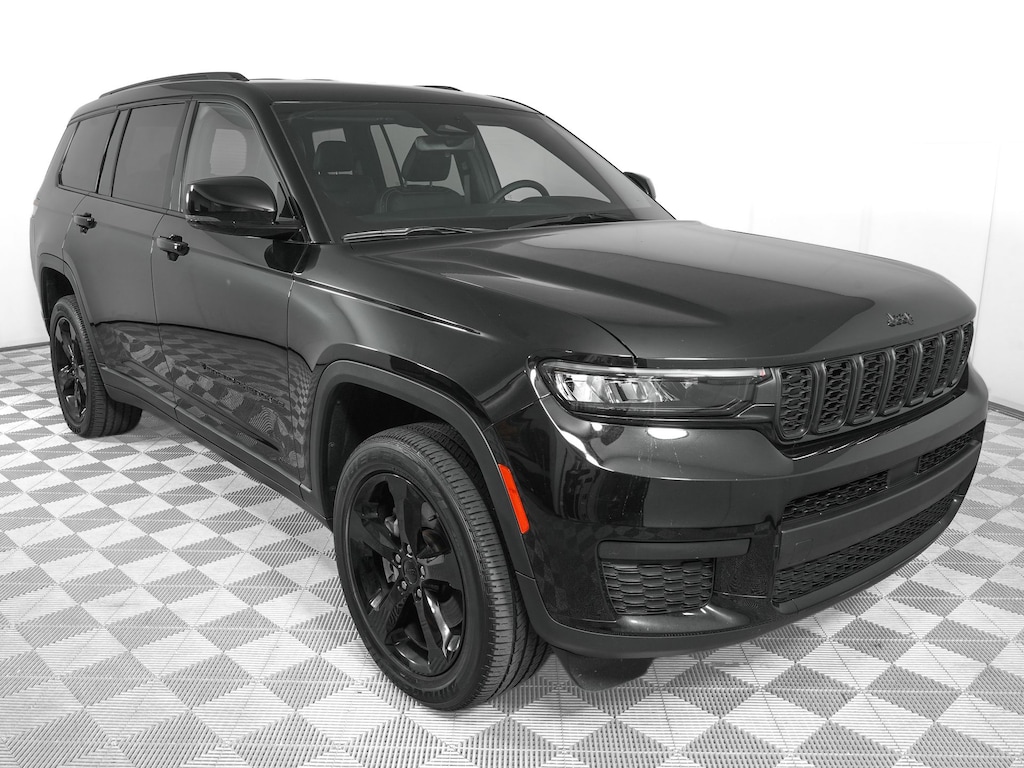 Used 2023 Jeep Grand Cherokee Altitude SUV