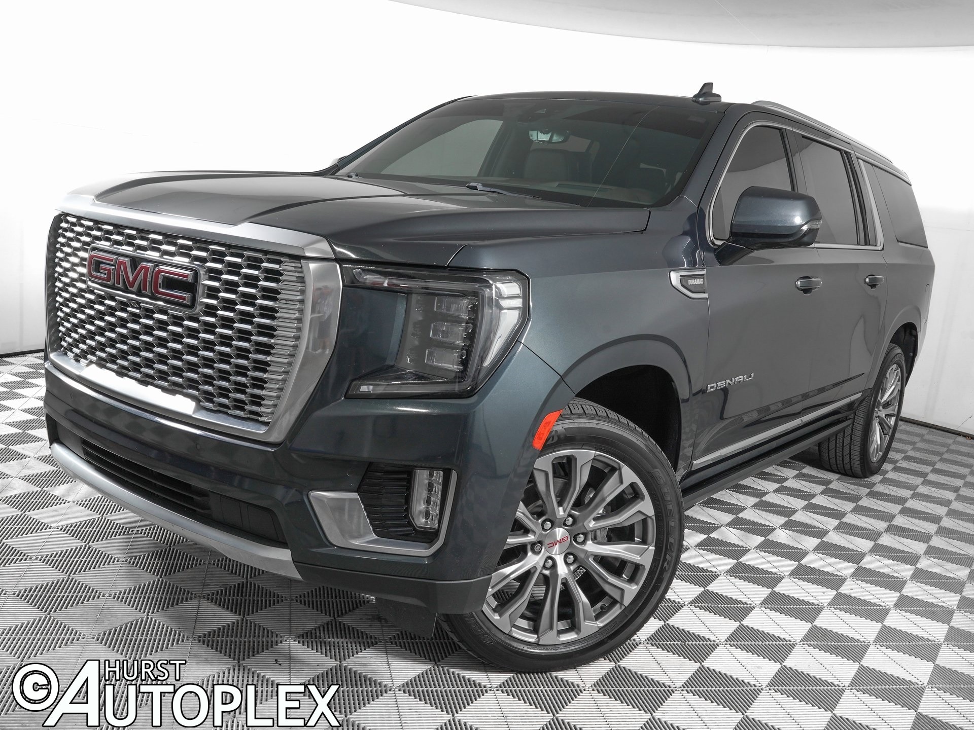 2021 GMC Yukon XL Denali's photo